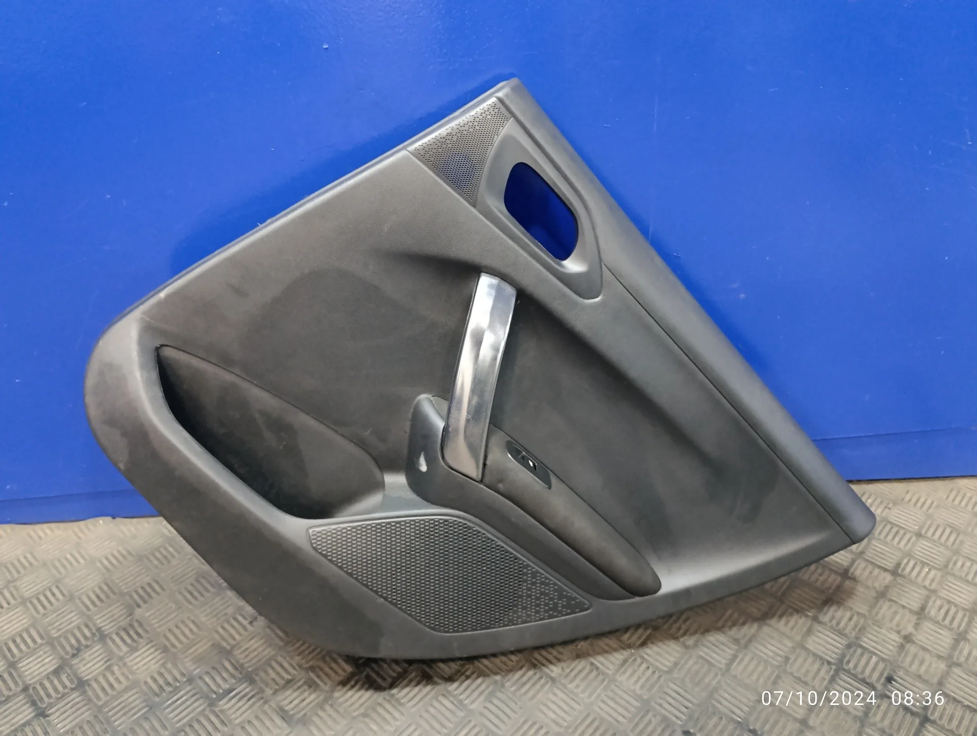 Guarnecido Puerta Trasera Derecha para Peugeot 2008 (--.2013->)