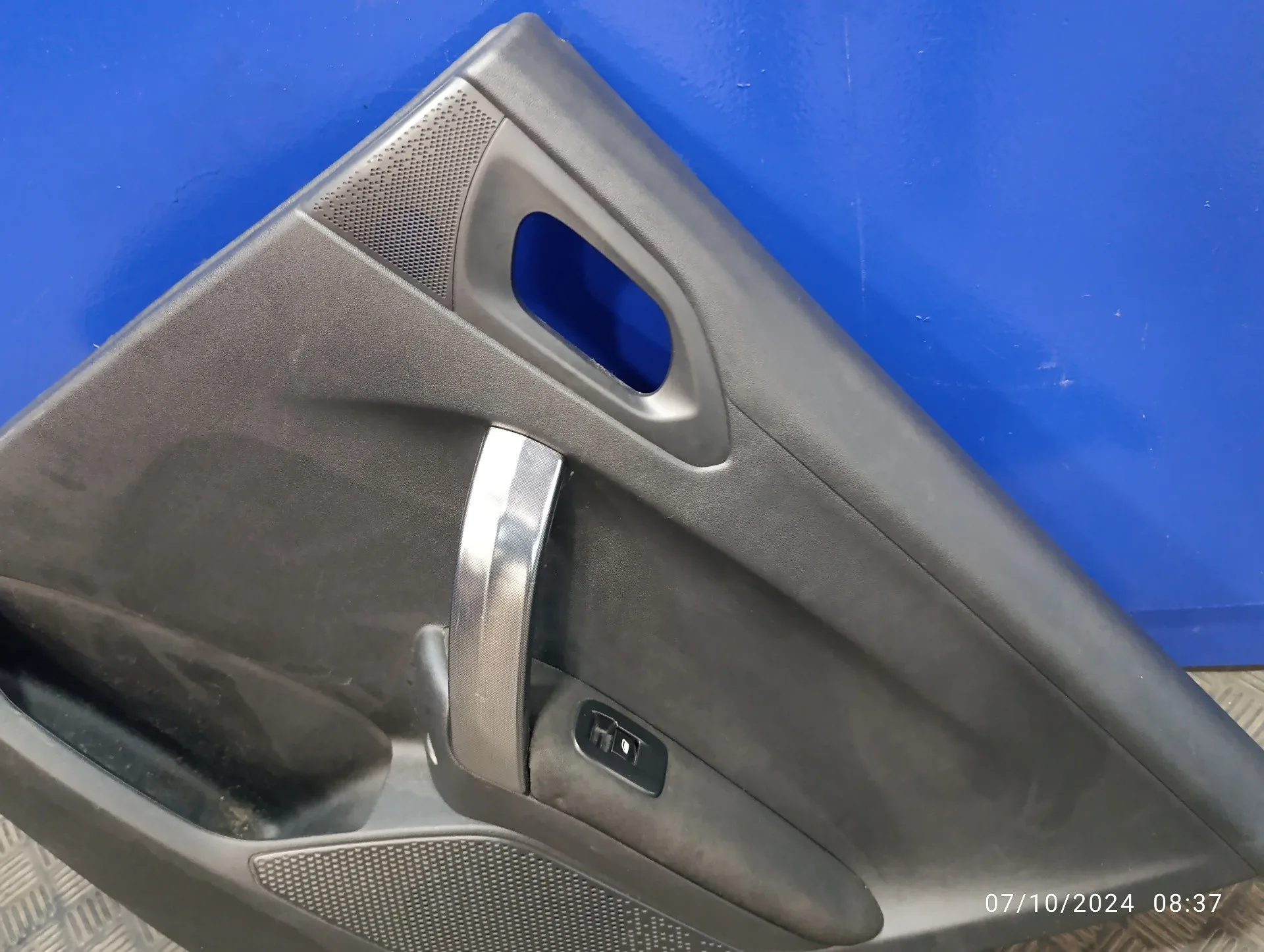 Guarnecido Puerta Trasera Derecha para Peugeot 2008 (--.2013->)