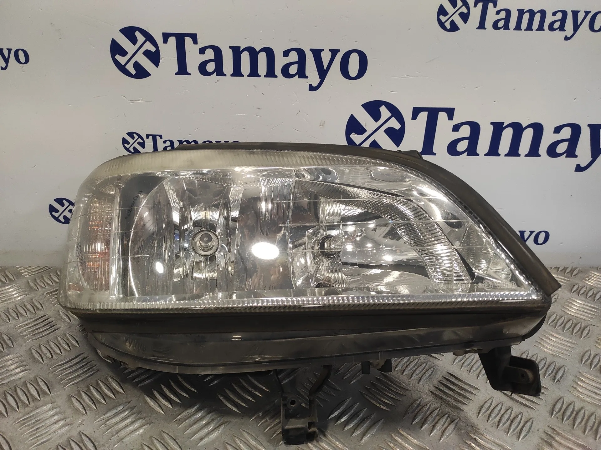 Faro Derecho para Opel Zafira A