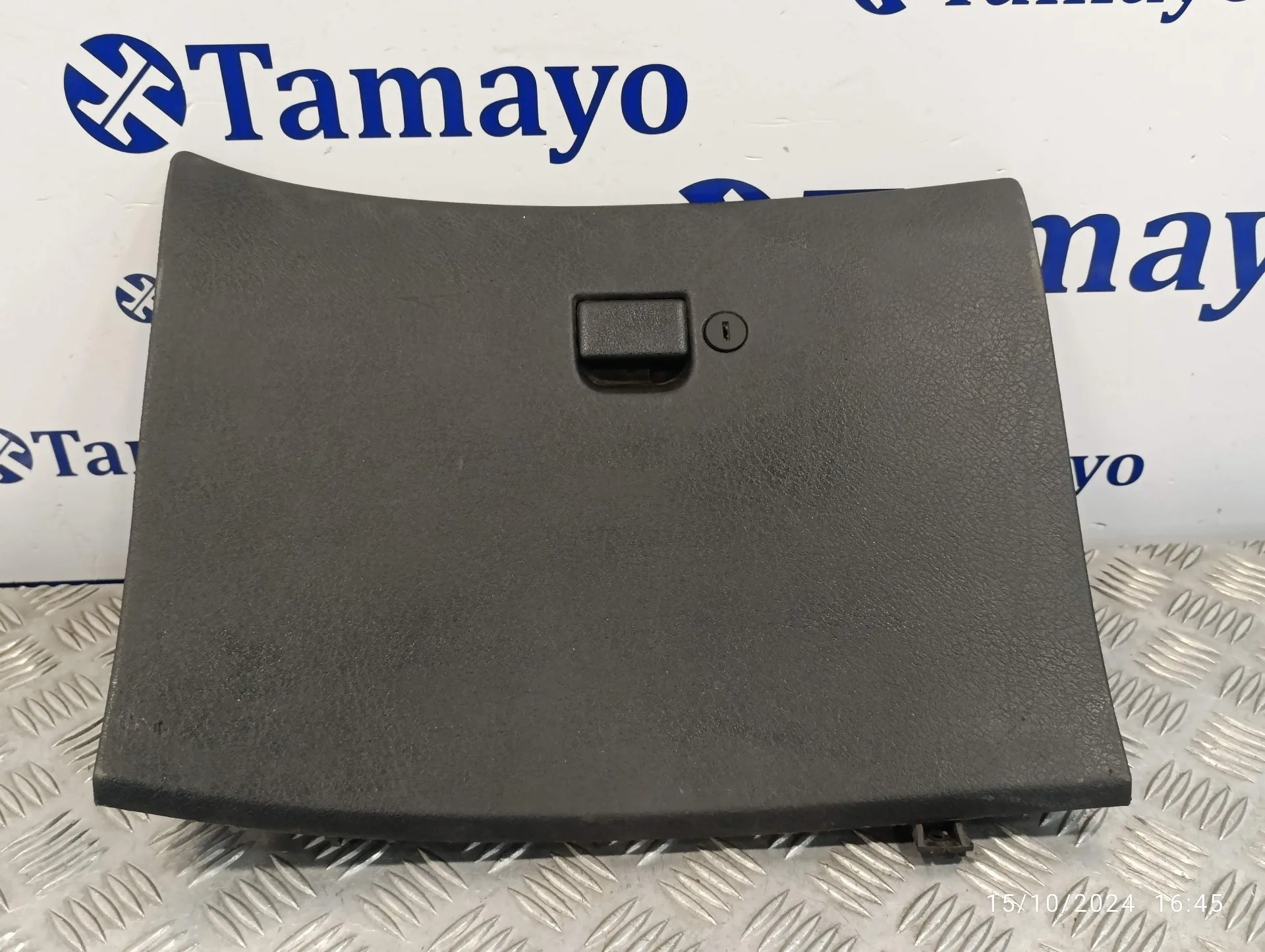 Guantera para Nissan Terrano/Terrano.ii (R20)