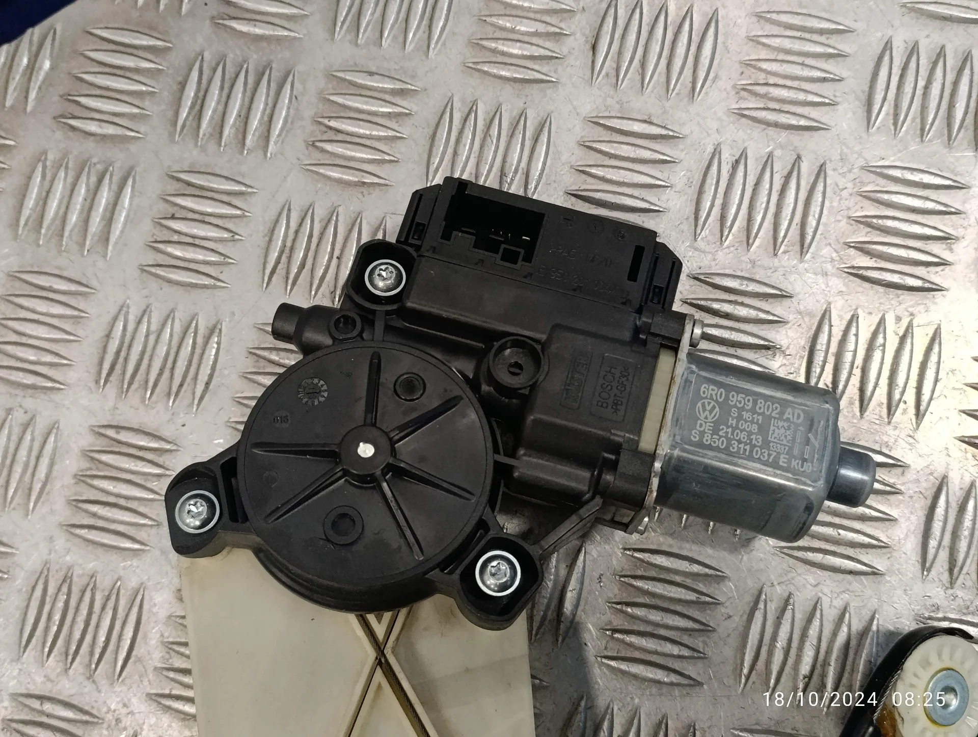 Elevalunas Delantero Derecho para Volkswagen Polo (6R1)