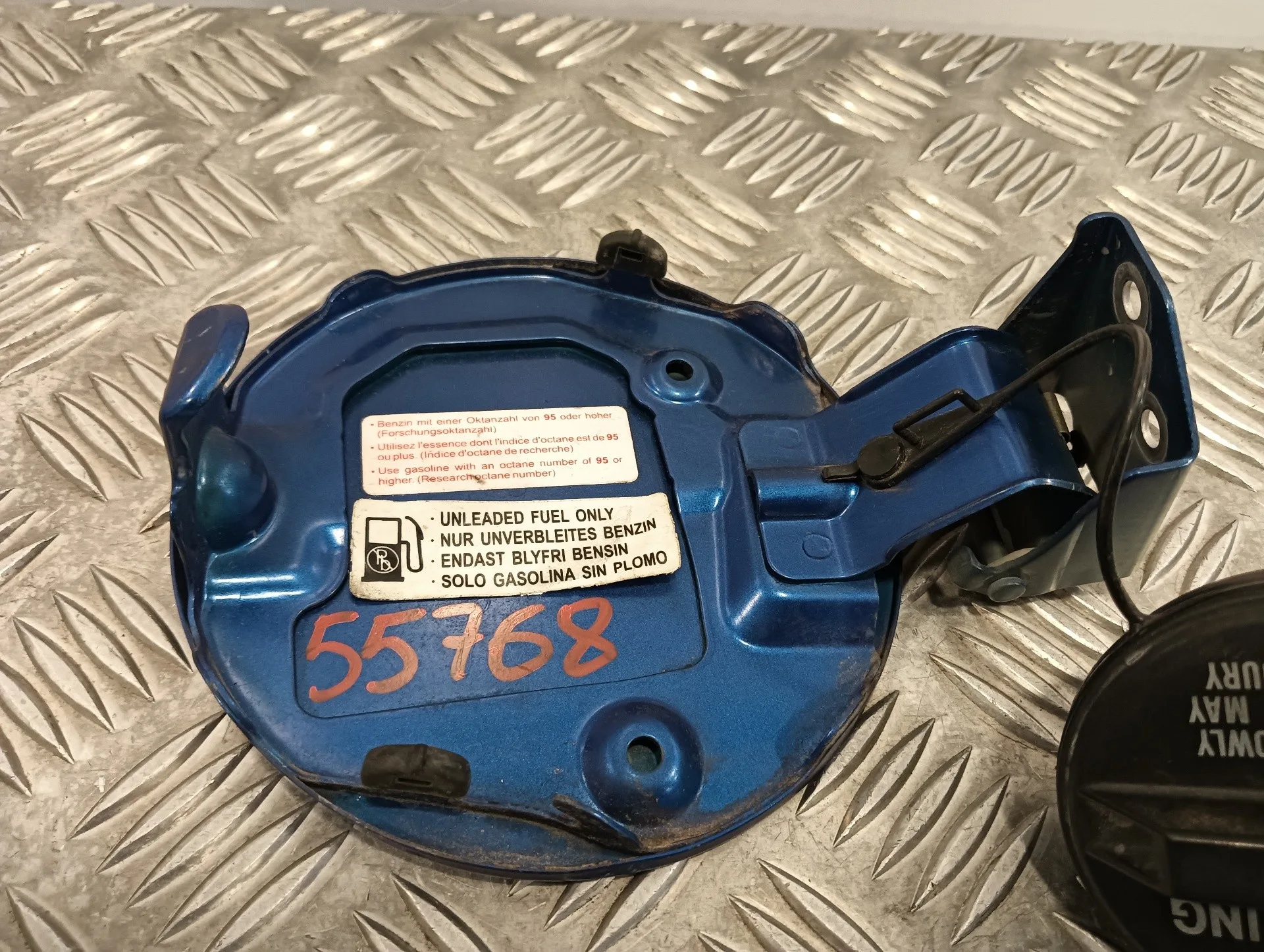 Tapa Exterior Combustible para Suzuki Swift Berlina (Mz)