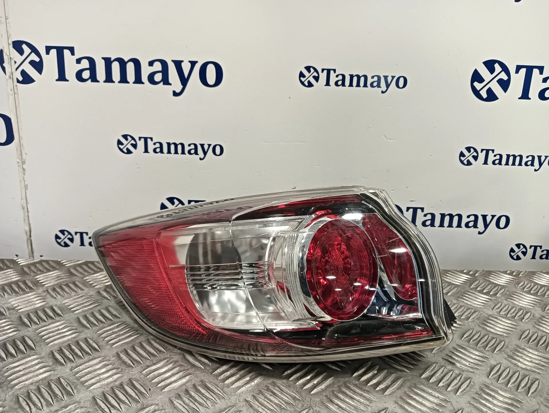 Piloto Trasero Izquierdo para Mazda 3 Lim. (Bl)