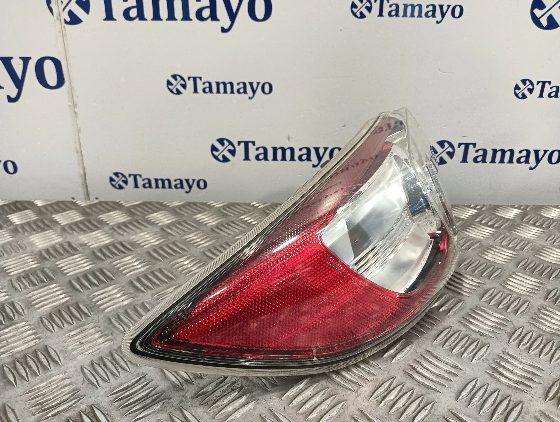 Piloto Trasero Izquierdo para Mazda 3 Lim. (Bl)