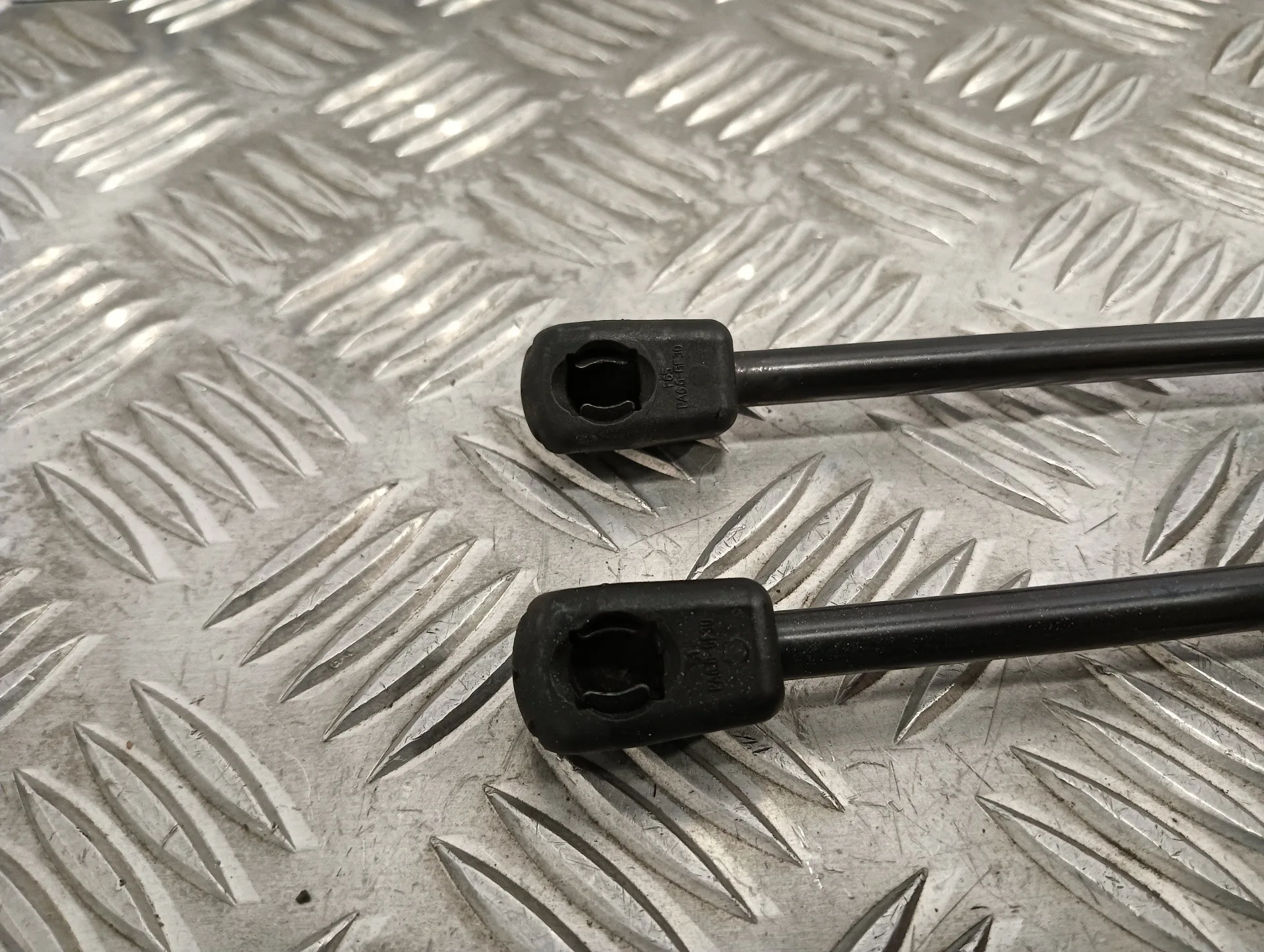 Amortiguadores Maletero / Porton para Volkswagen Caddy Ka/Kb (2K)