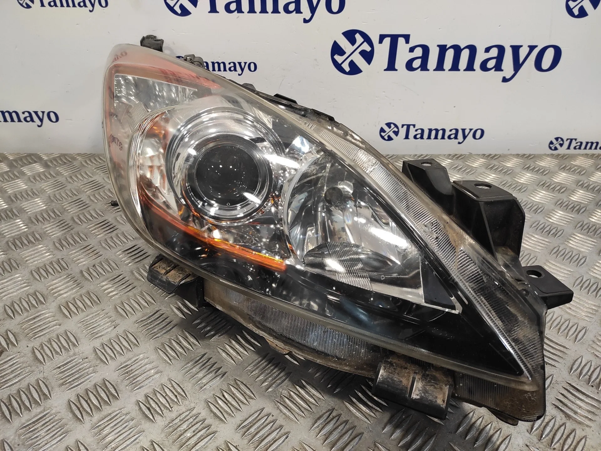 Faro Derecho para Mazda 3 Lim. (Bl)