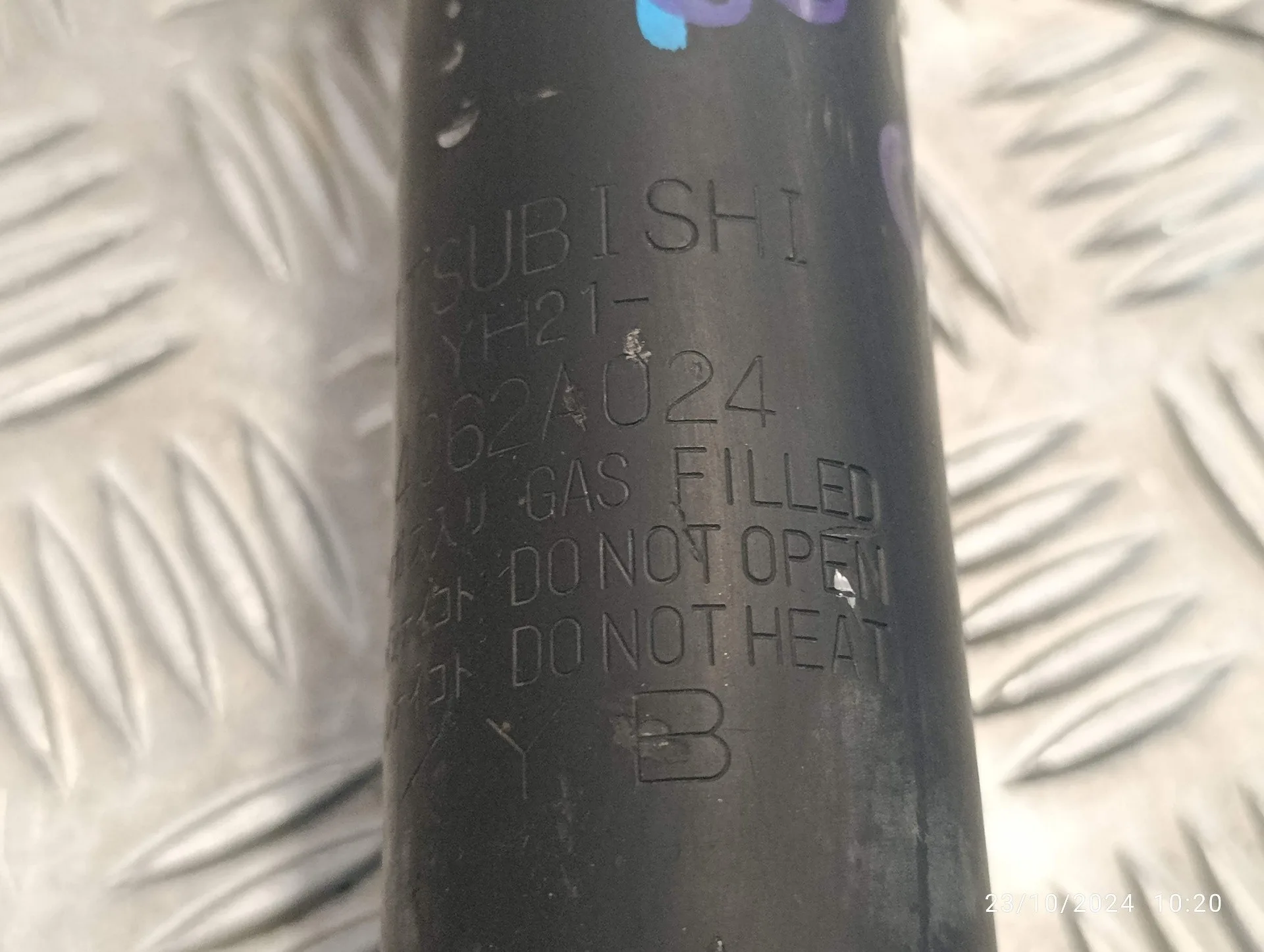Amortiguador Delantero Izquierdo para Mitsubishi Montero (V80/V90)