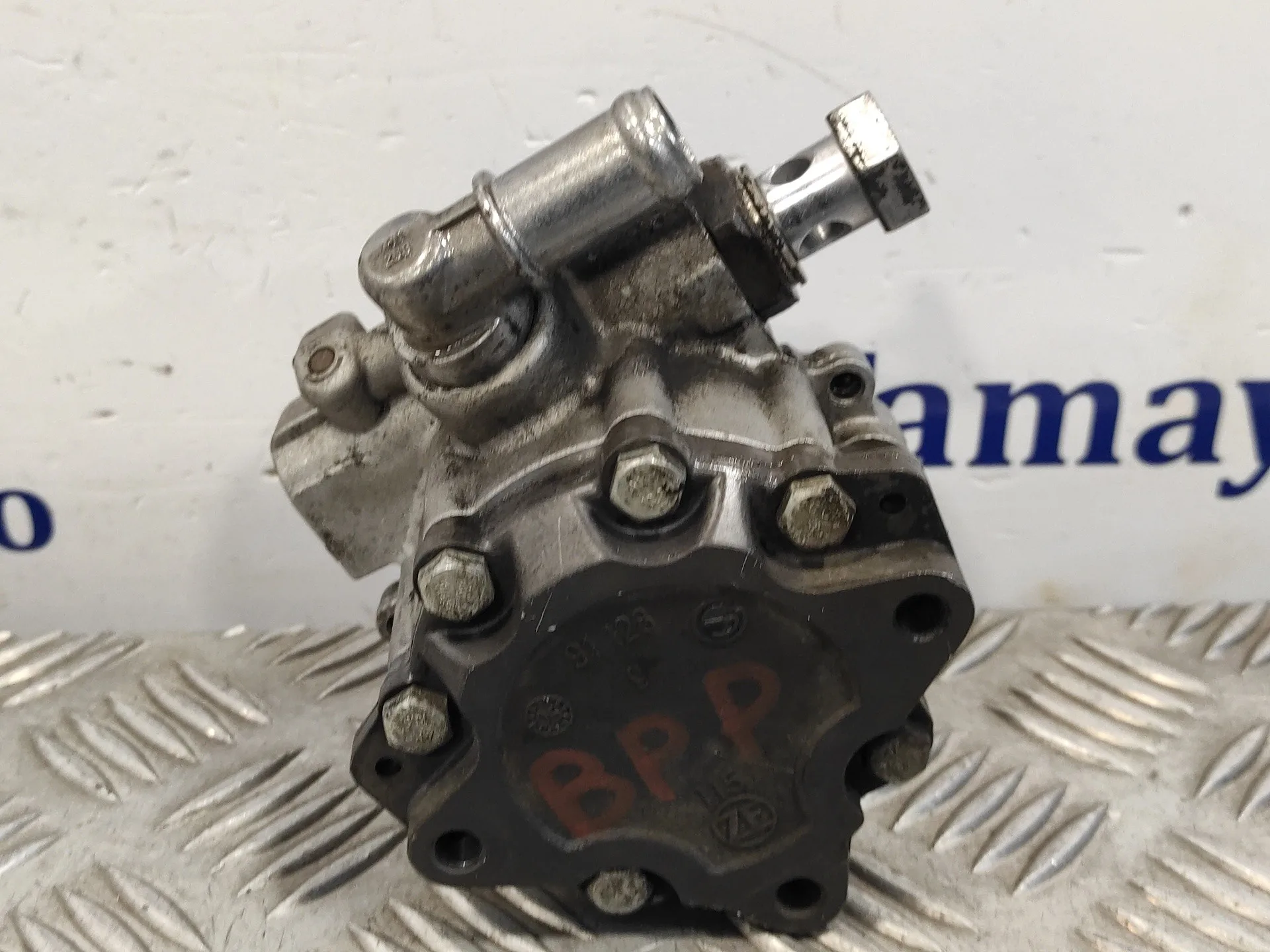 Bomba Direccion para Audi A6 Avant (4F2)
