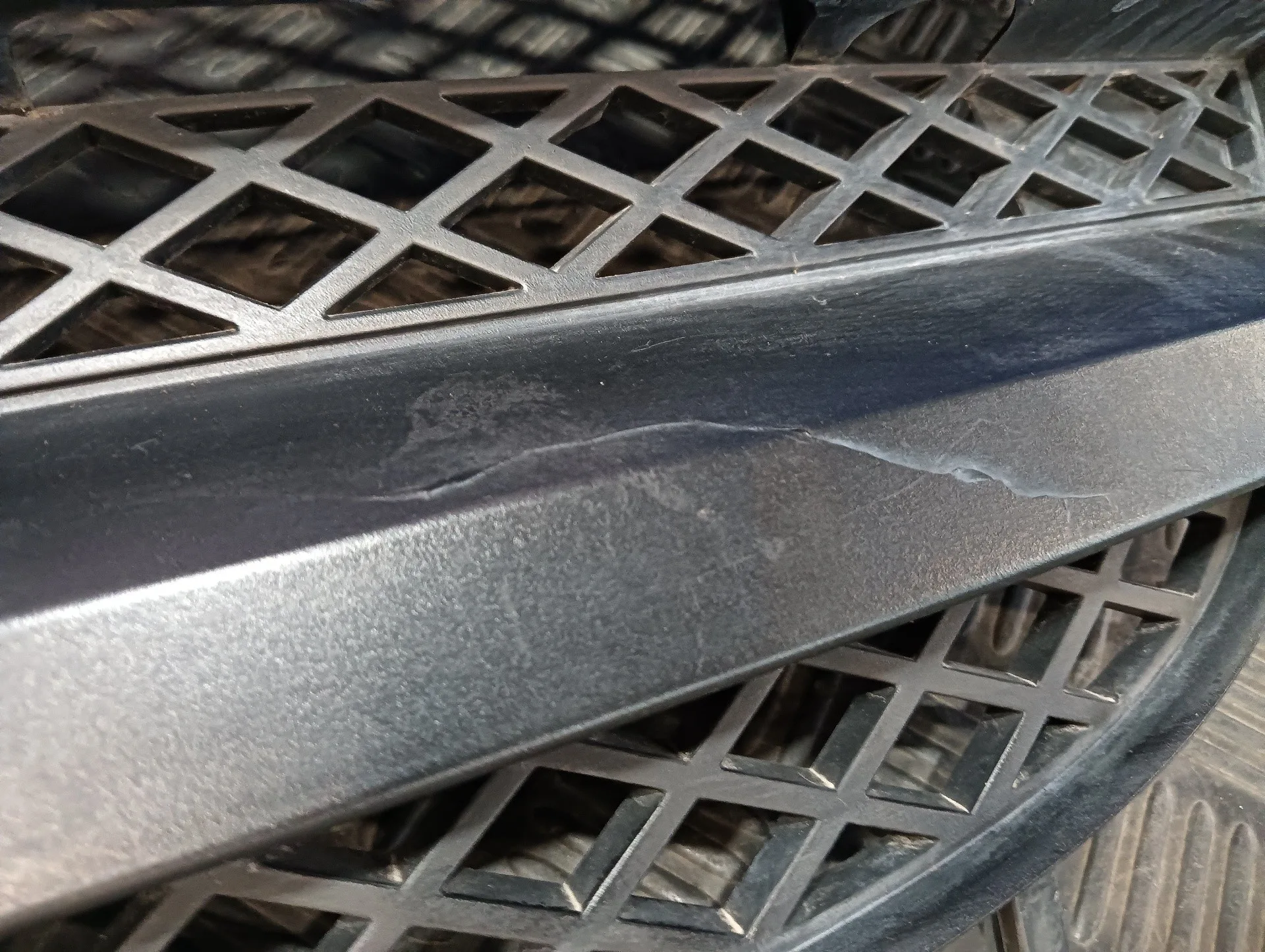Rejilla Delantera para Mercedes-Benz Sprinter 02.00 -> Caja Cerrada