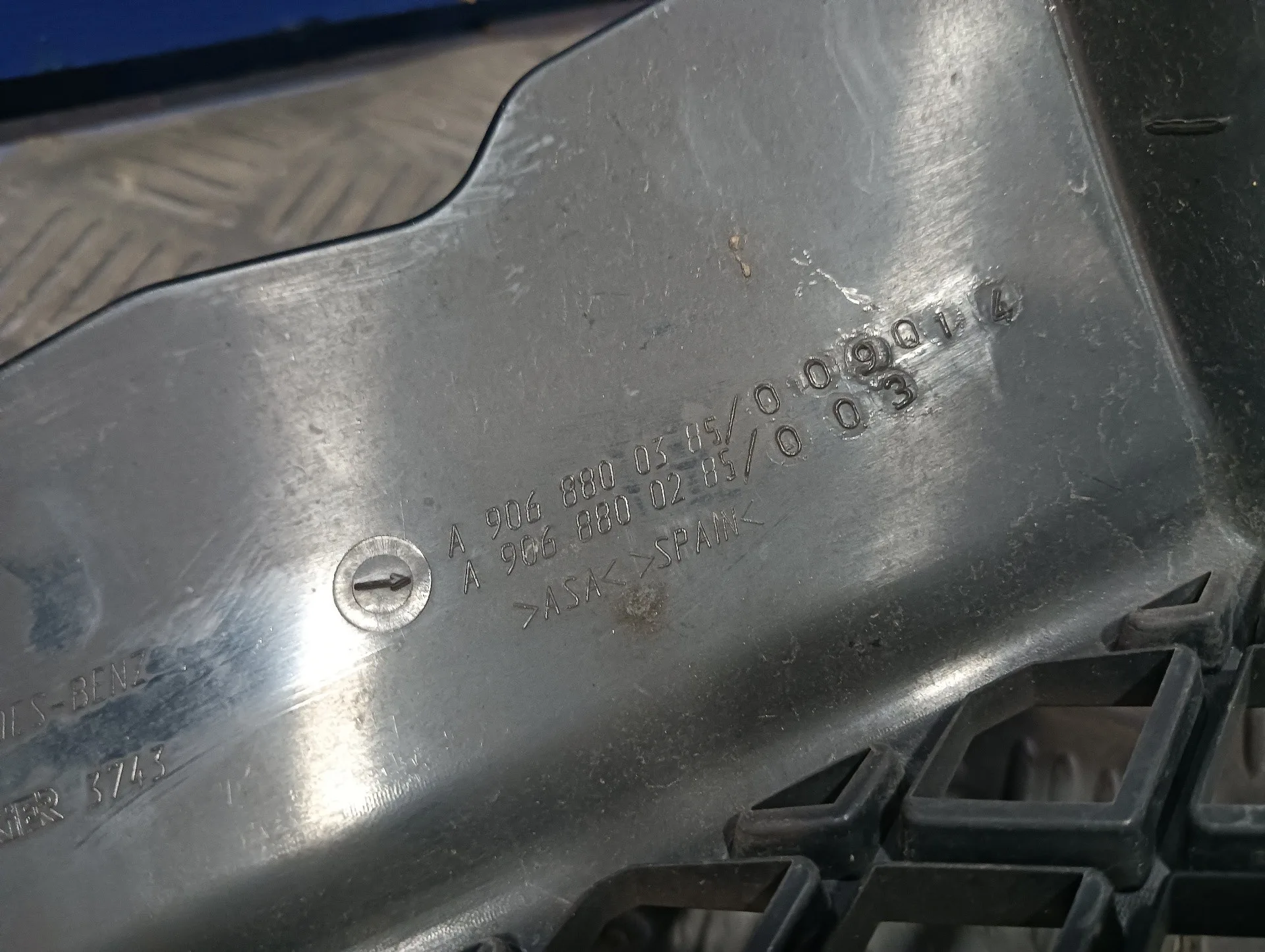 Rejilla Delantera para Mercedes-Benz Sprinter 02.00 -> Caja Cerrada