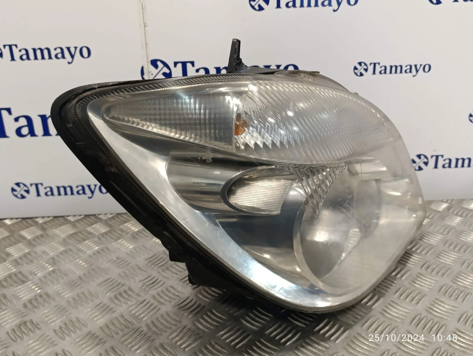 Faro Derecho para Mercedes-Benz Sprinter 02.00 -> Caja Cerrada