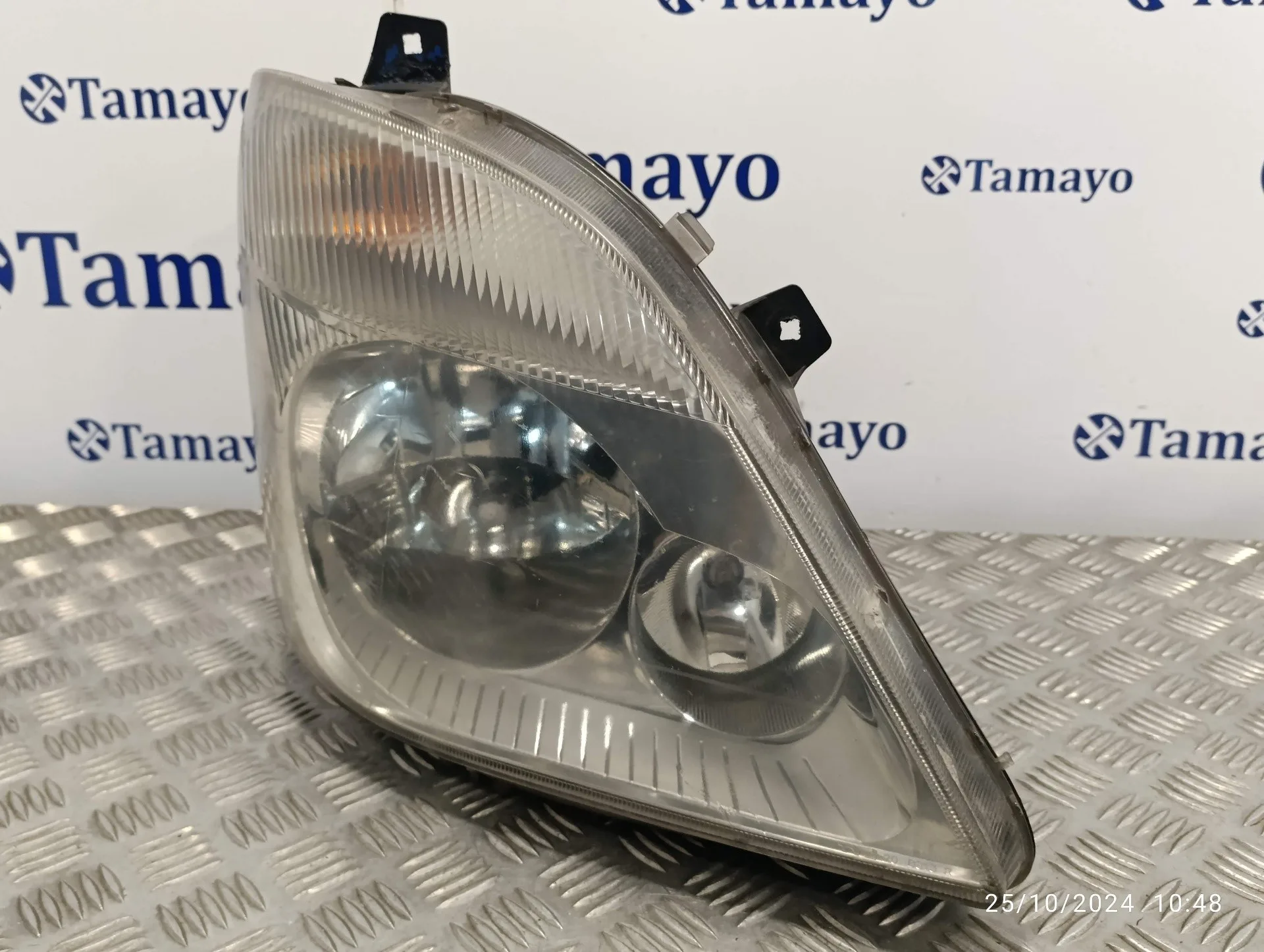 Faro Derecho para Mercedes-Benz Sprinter 02.00 -> Caja Cerrada