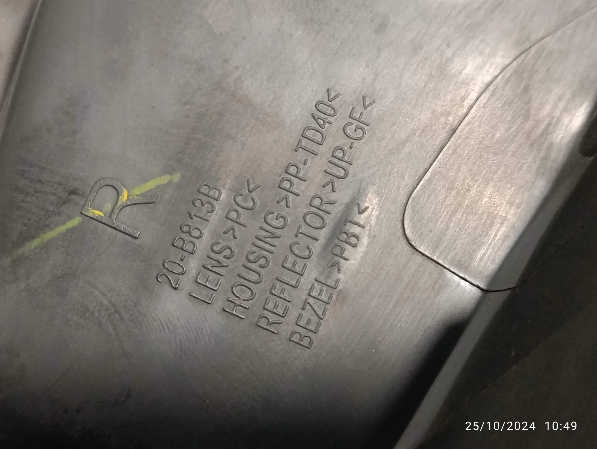Faro Derecho para Mercedes-Benz Sprinter 02.00 -> Caja Cerrada