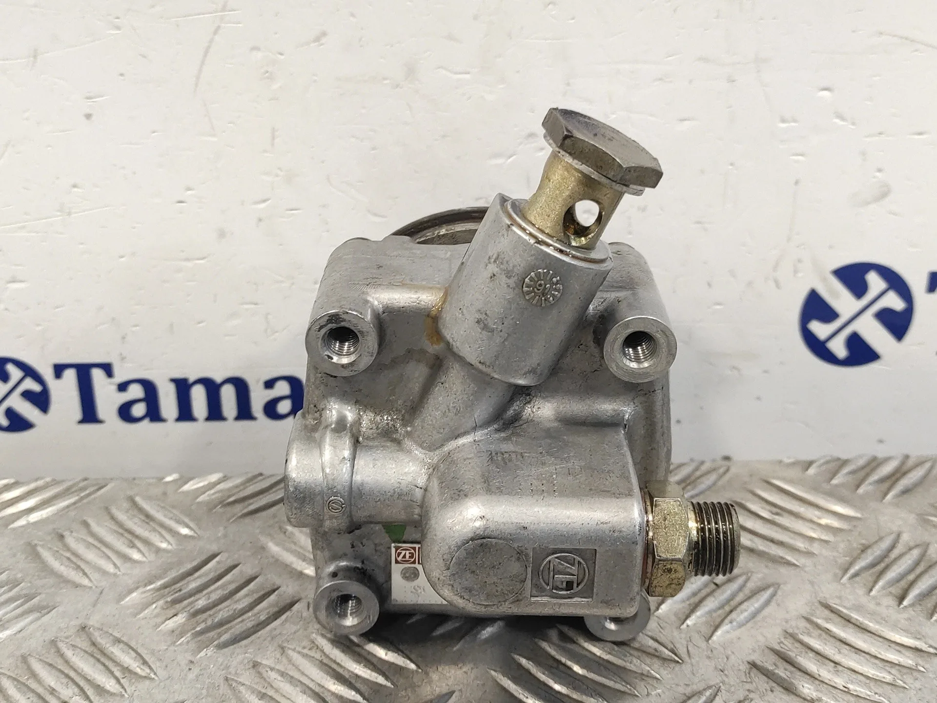 Bomba Direccion para Toyota Land Cruiser (J7)