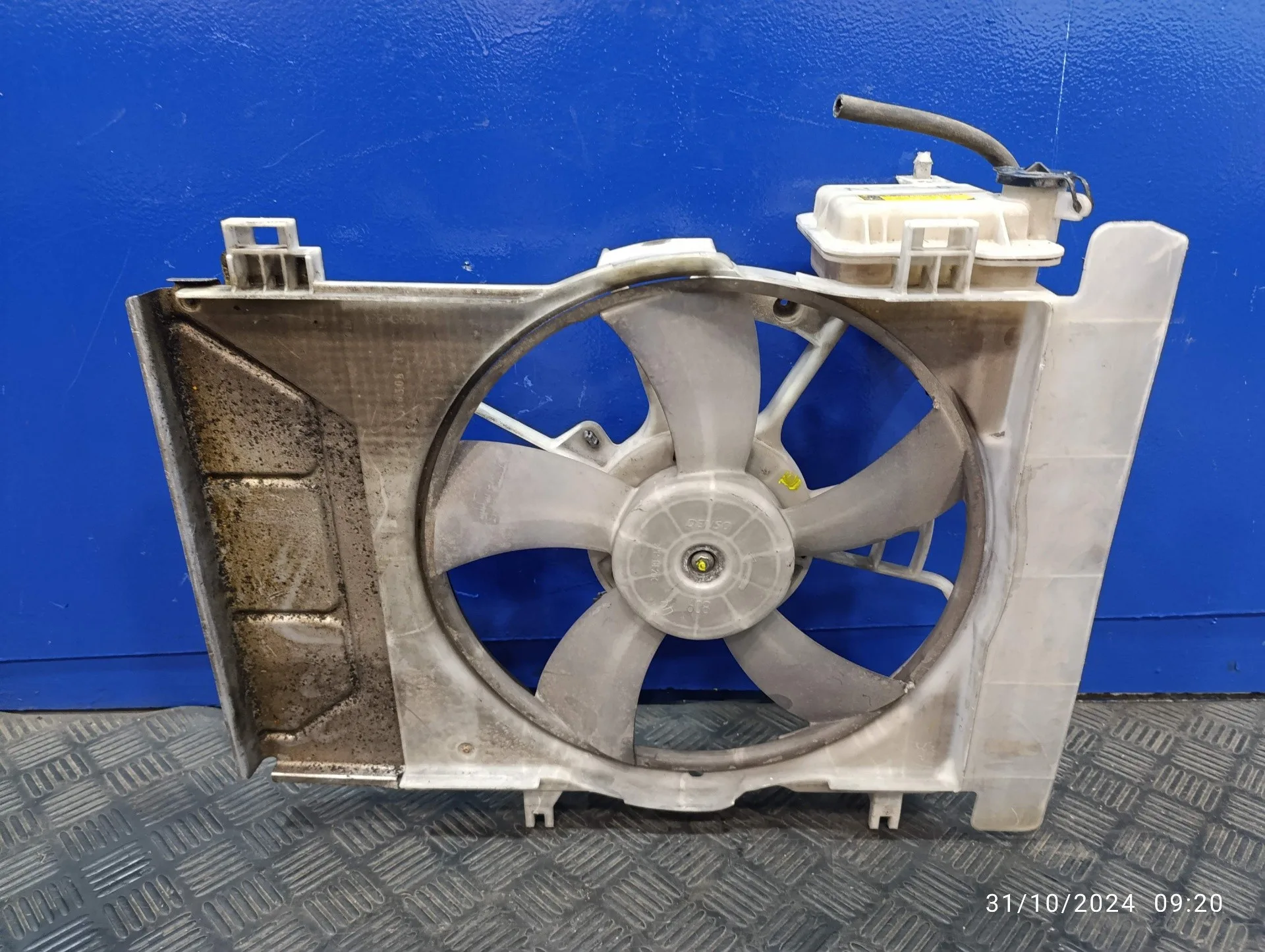 Electroventilador para Toyota Yaris (Ksp9/Scp9/Nlp9)