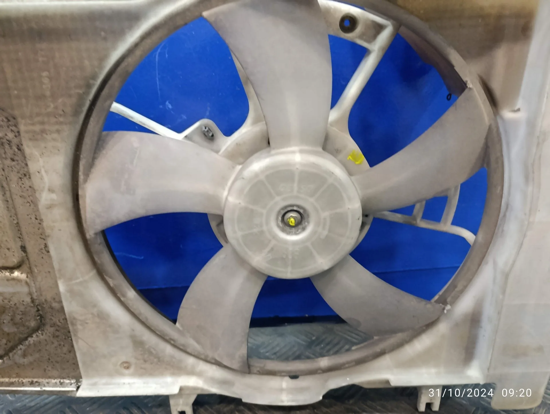 Electroventilador para Toyota Yaris (Ksp9/Scp9/Nlp9)