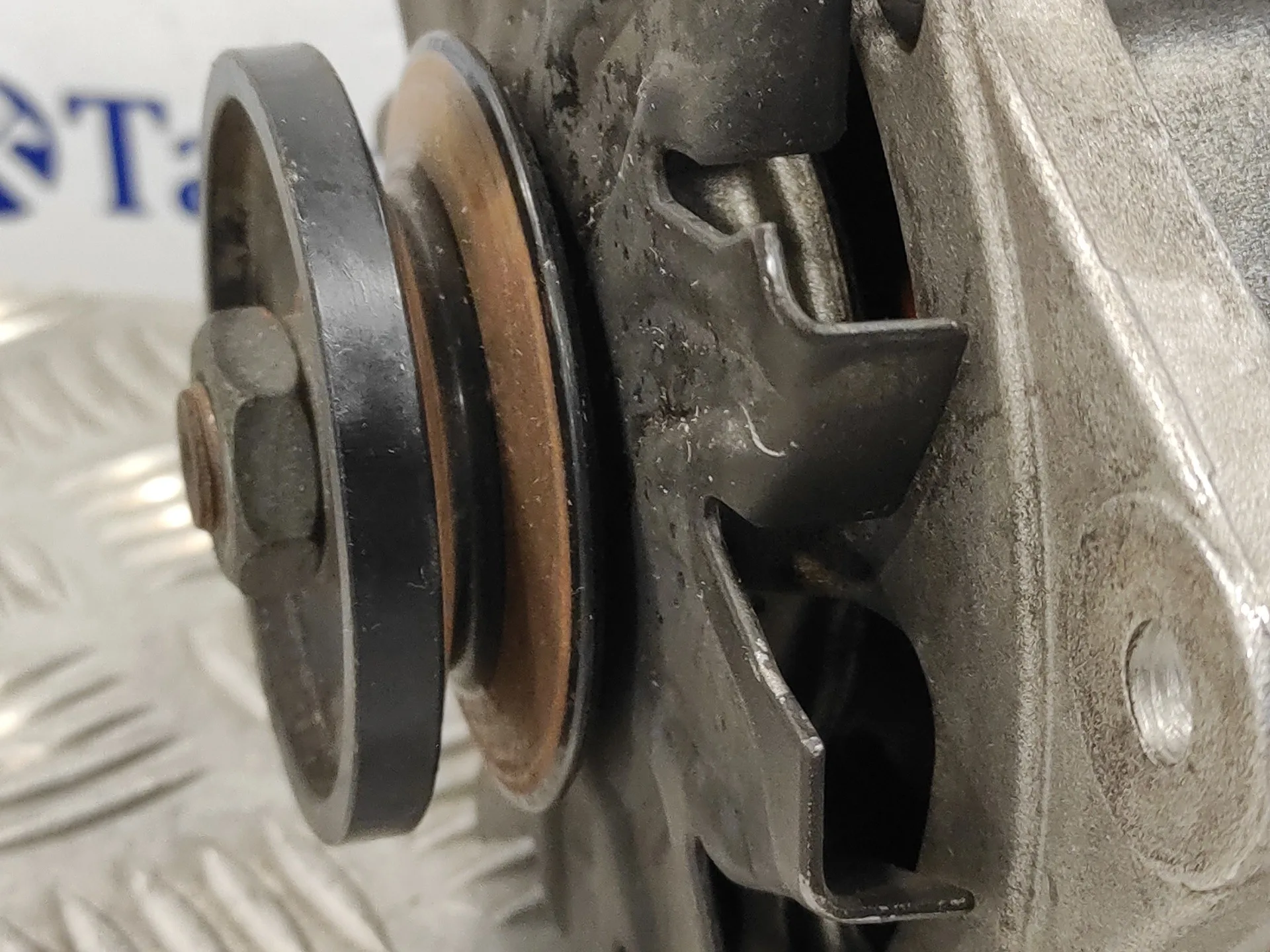 Alternador para Opel Omega A
