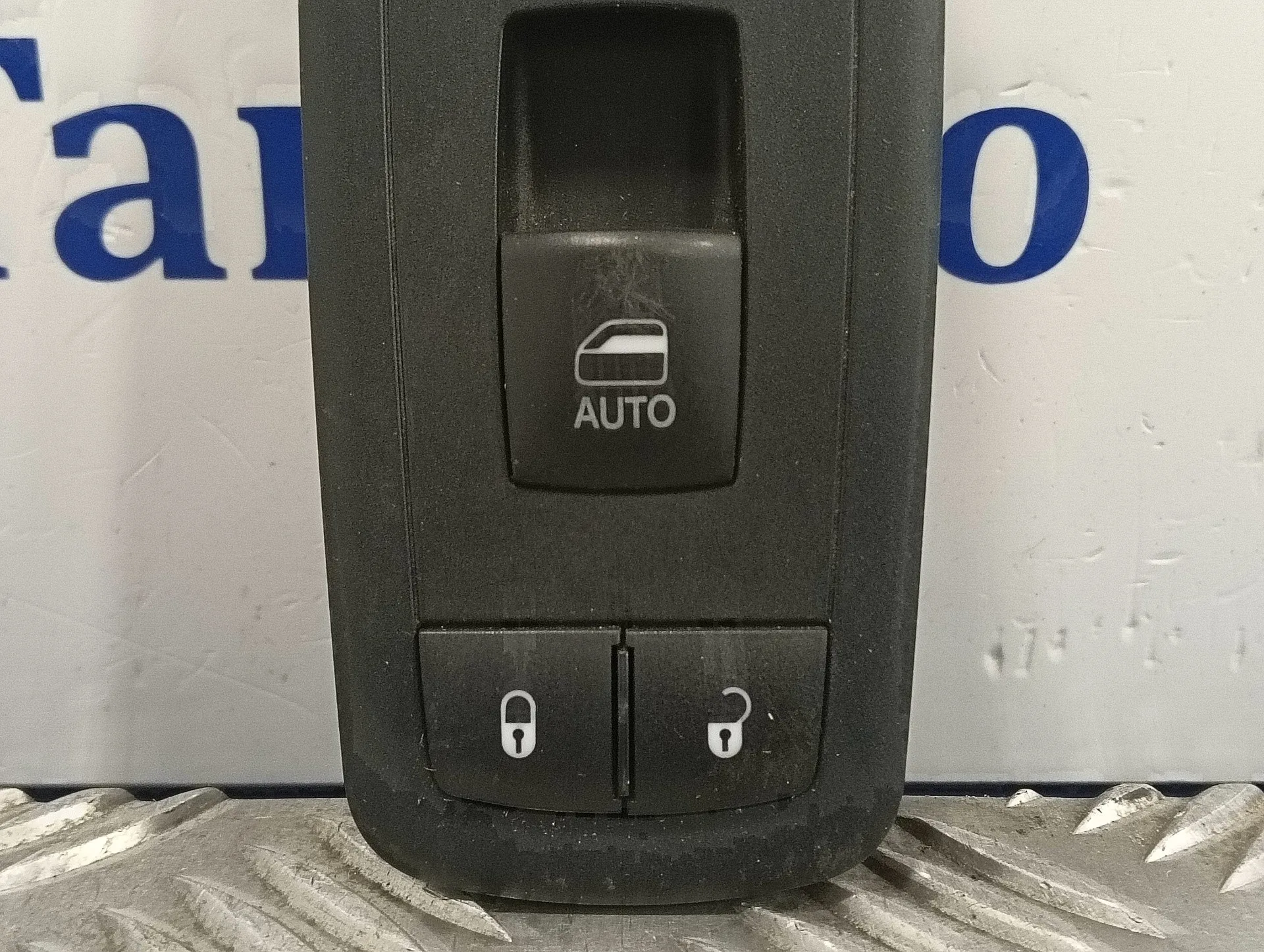 Mando Elevalunas Delantero Derecho para Fiat Freemont (345)