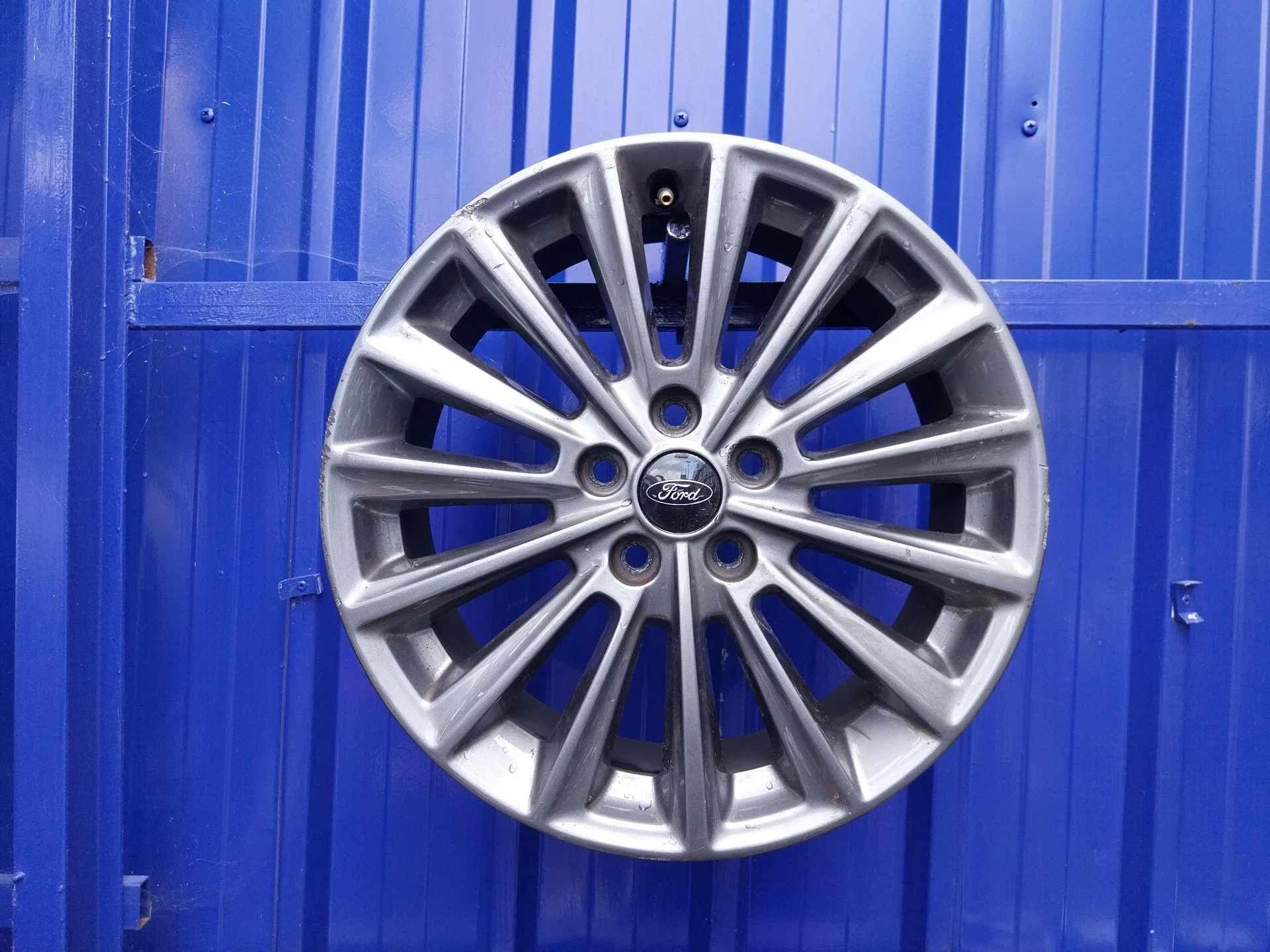 Llanta para Ford Focus Lim.