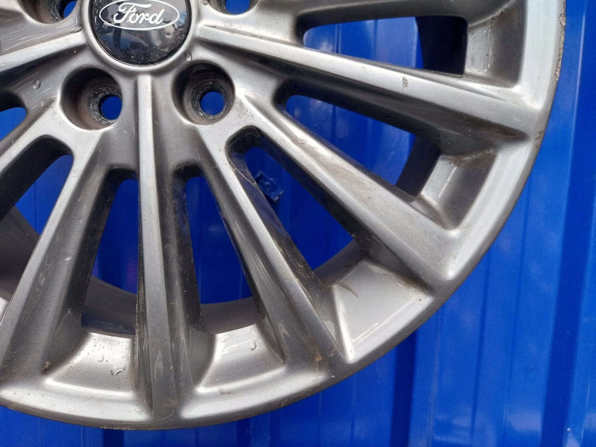 Llanta para Ford Focus Lim.