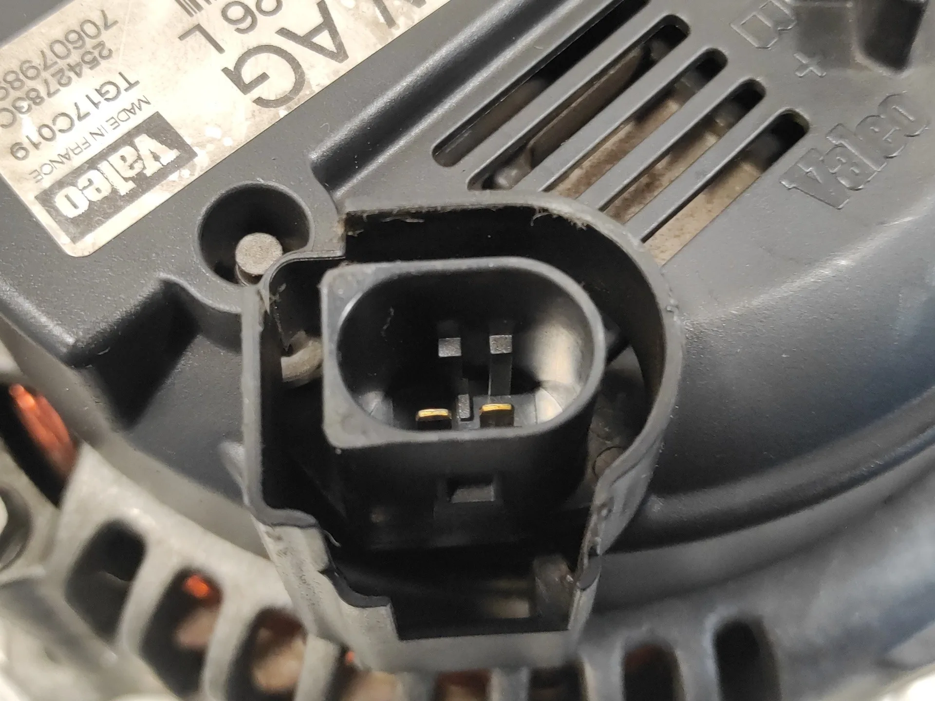 Alternador para Volkswagen Passat Berlina (3C2)