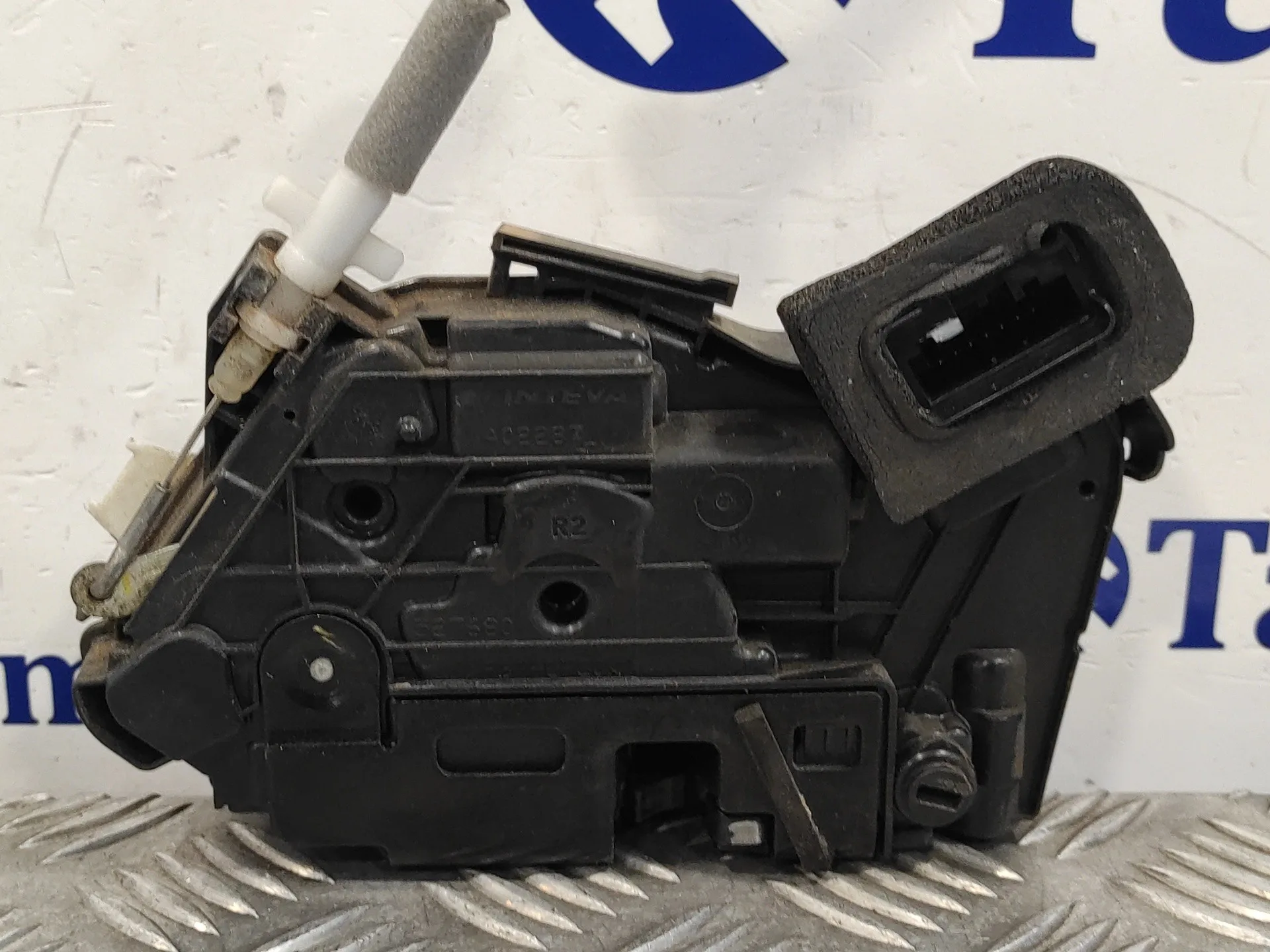 Cerradura Puerta Trasera Derecha para Volkswagen Passat Lim. (3G2)