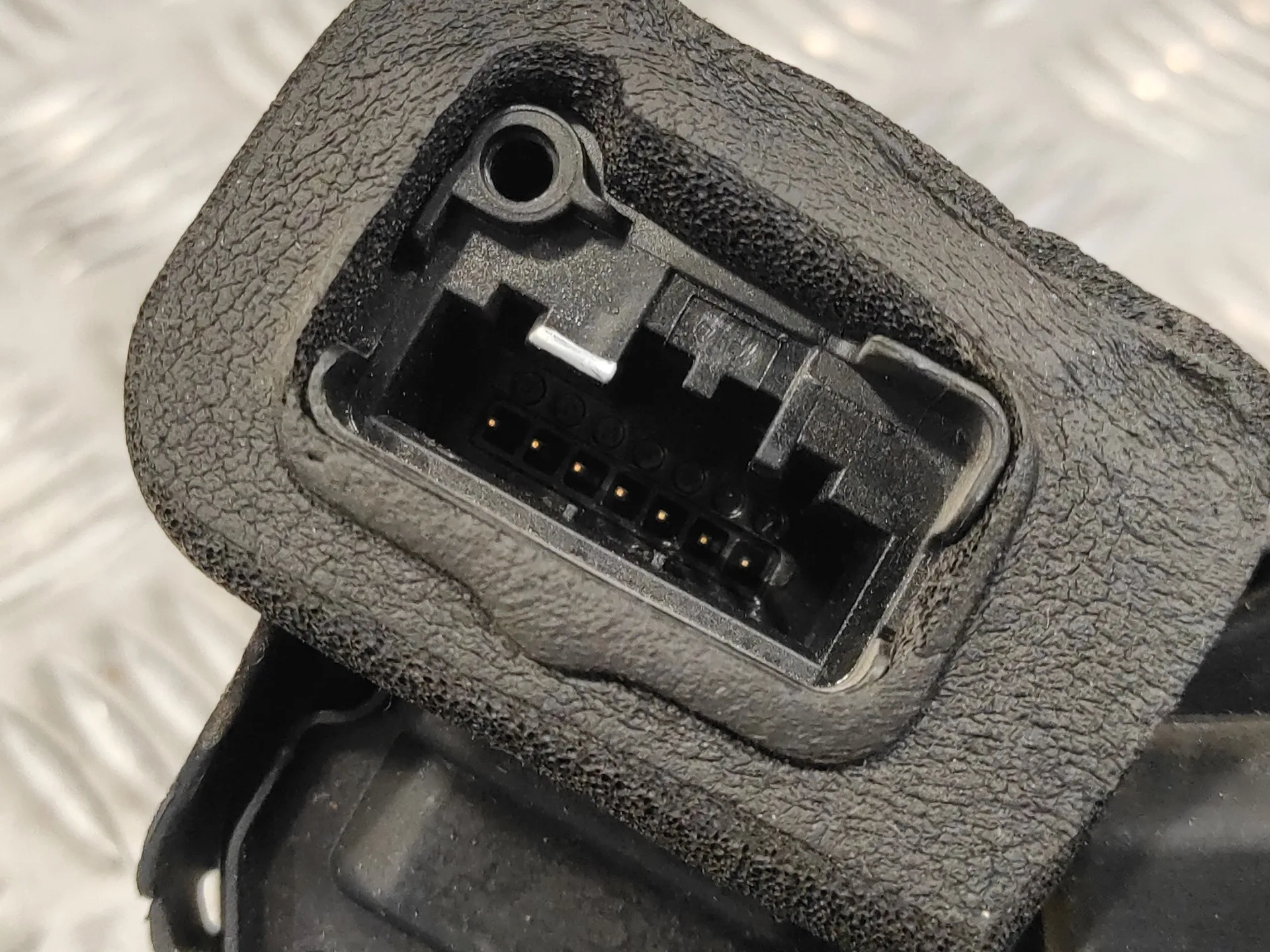 Cerradura Puerta Trasera Izquierda para Volkswagen Passat Lim. (3G2)