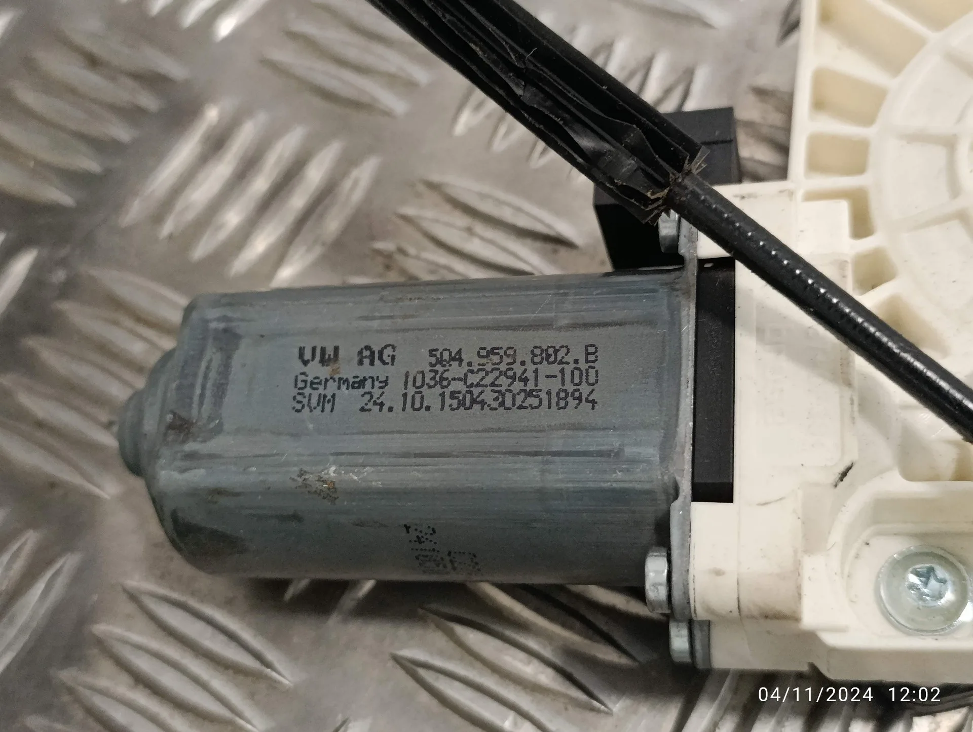 Elevalunas Delantero Derecho para Volkswagen Passat Lim. (3G2)