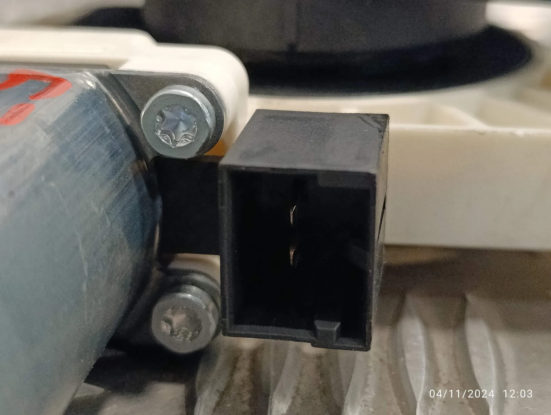Elevalunas Delantero Derecho para Volkswagen Passat Lim. (3G2)
