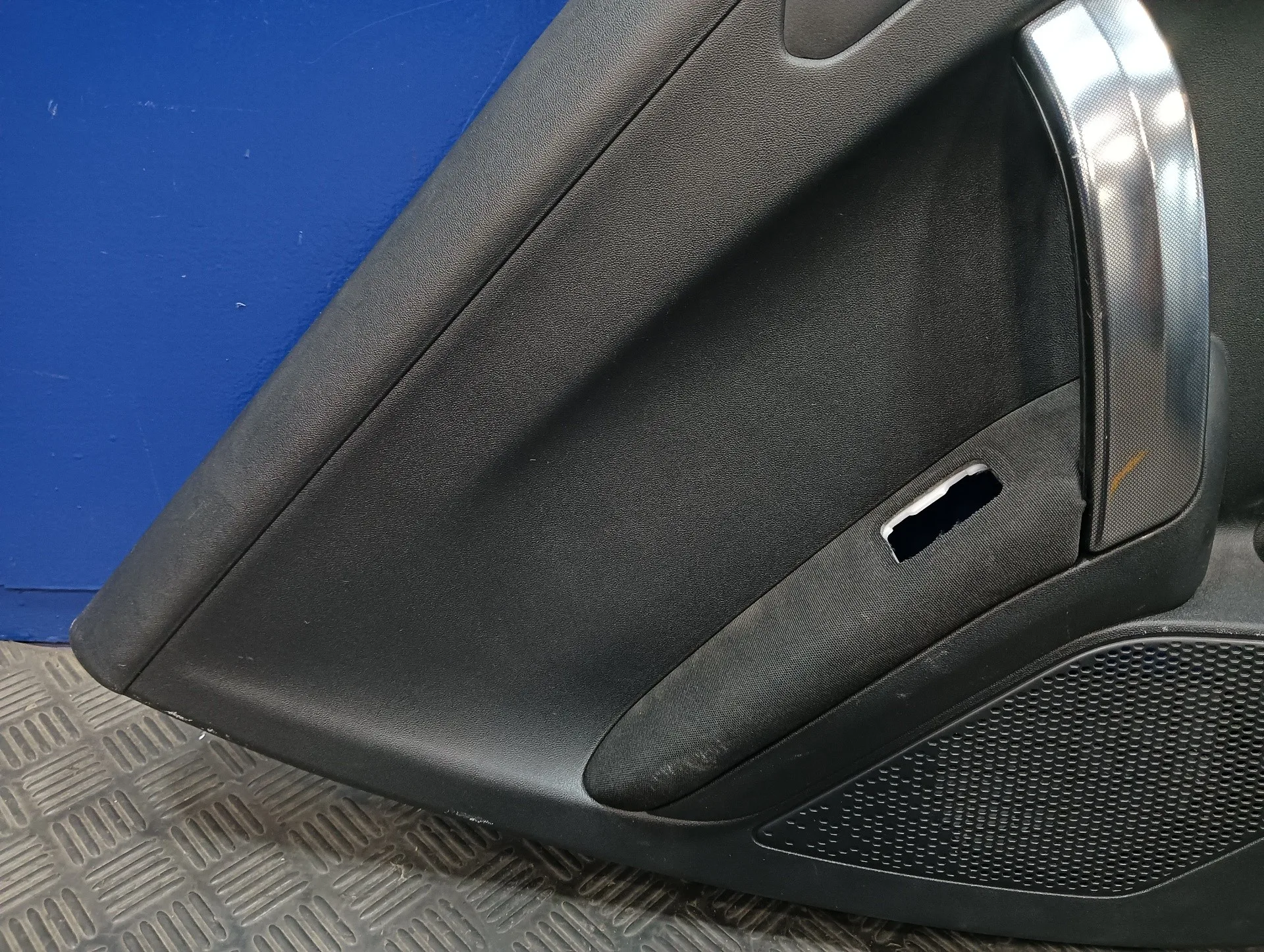 Guarnecido Puerta Trasera Izquierda para Peugeot 2008 (--.2013->)