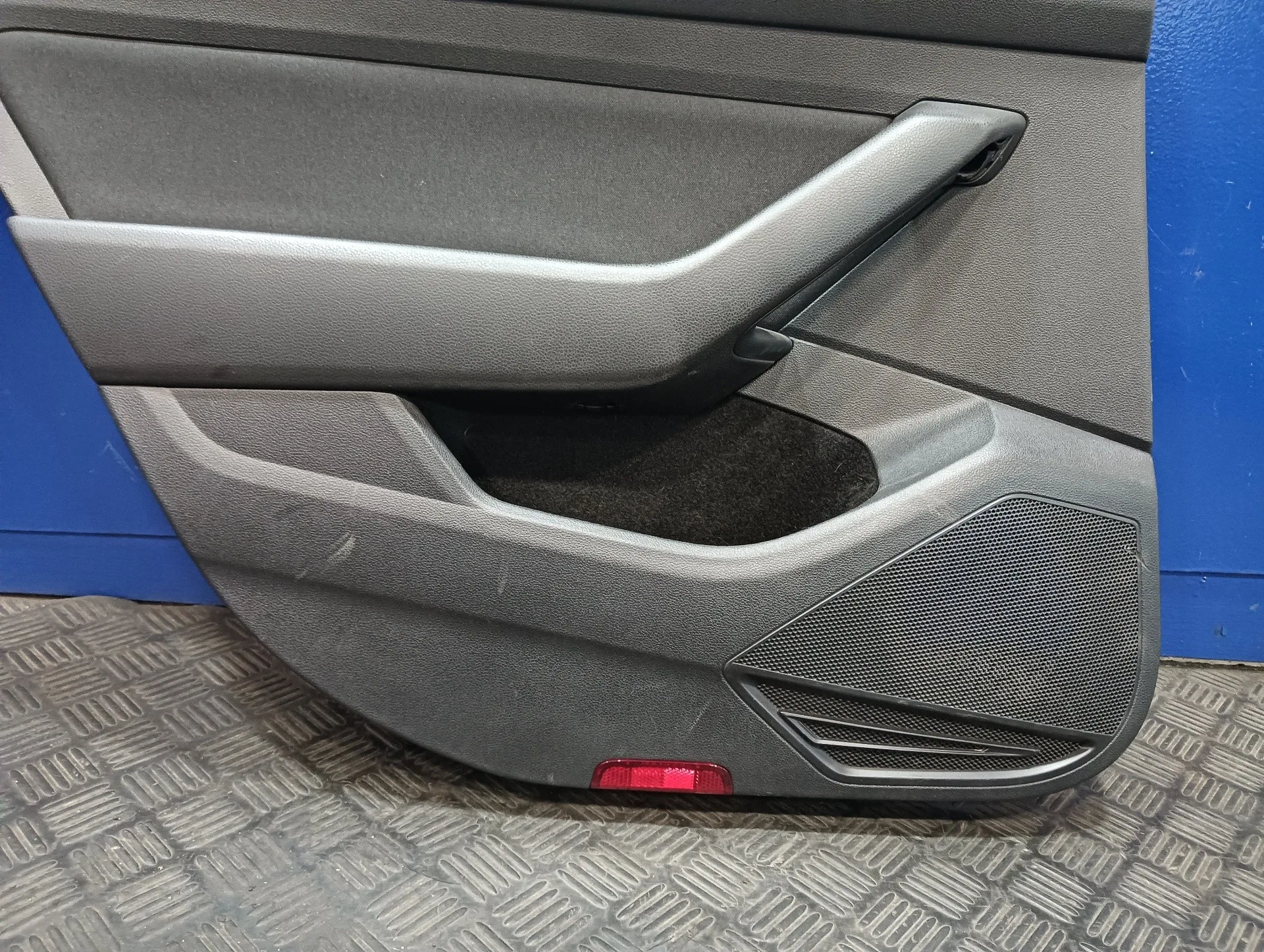 Guarnecido Puerta Trasera Izquierda para Volkswagen Passat Variant (3G5)