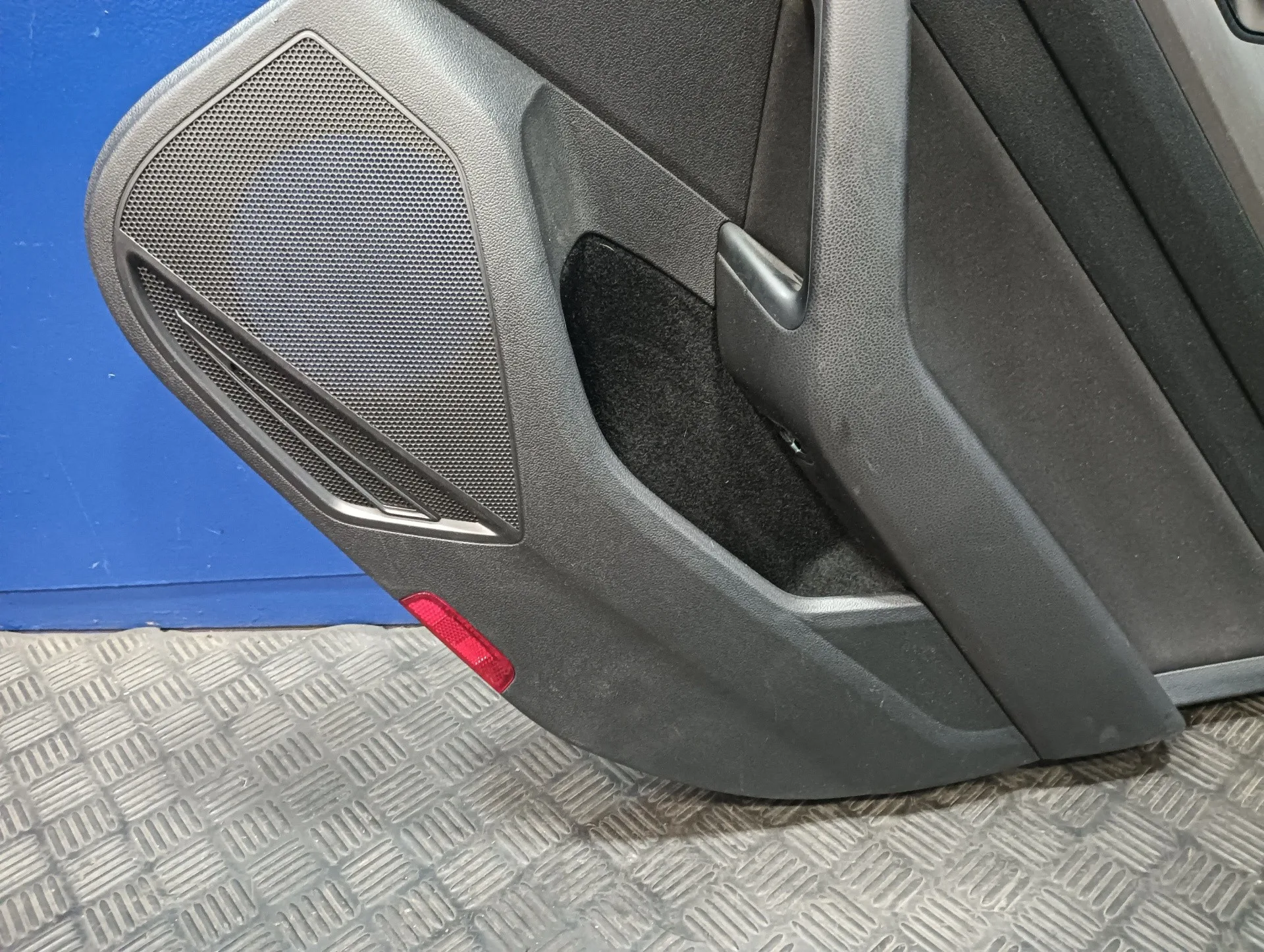 Guarnecido Puerta Trasera Derecha para Volkswagen Passat Variant (3G5)