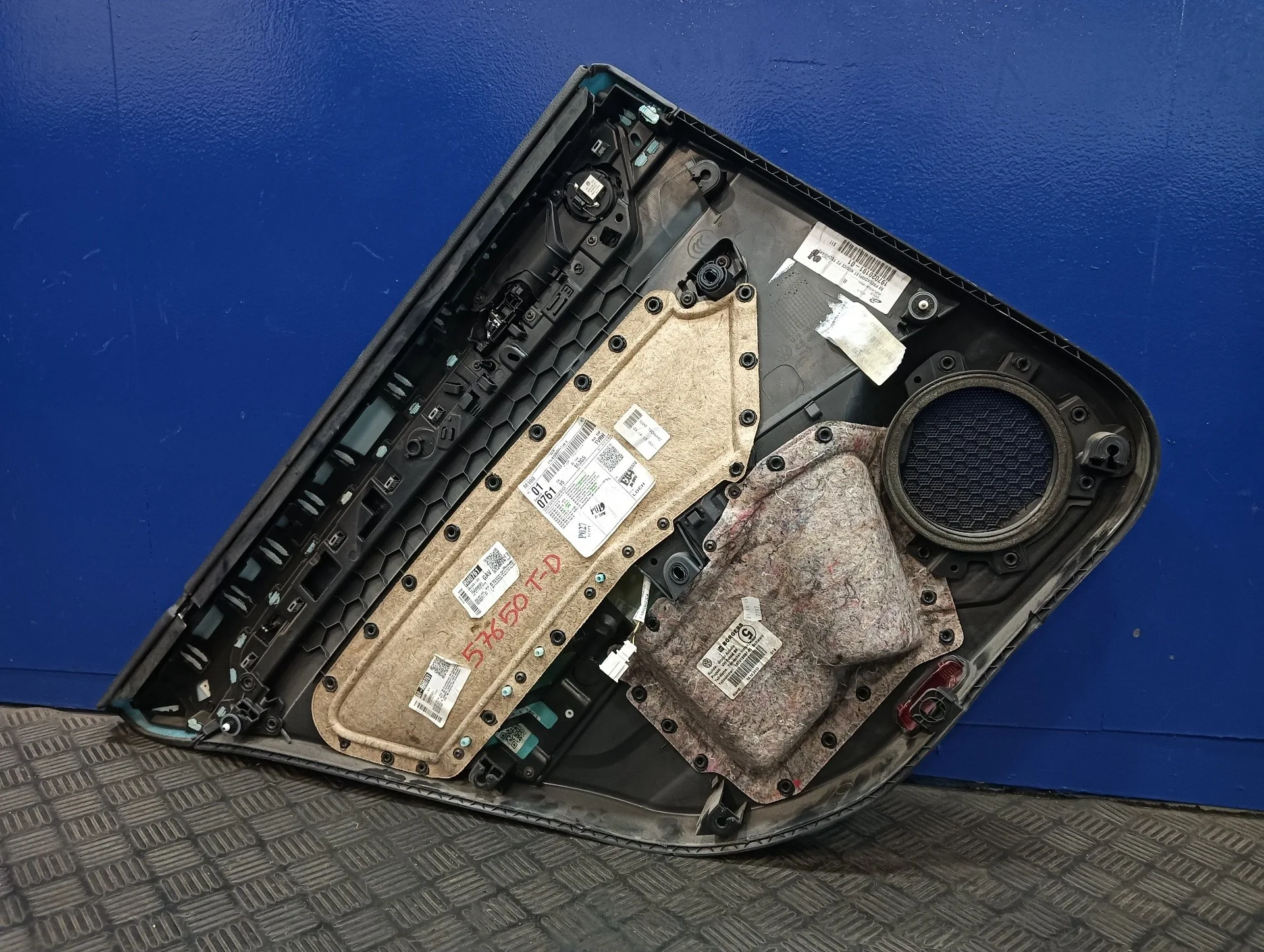 Guarnecido Puerta Trasera Derecha para Volkswagen Passat Variant (3G5)