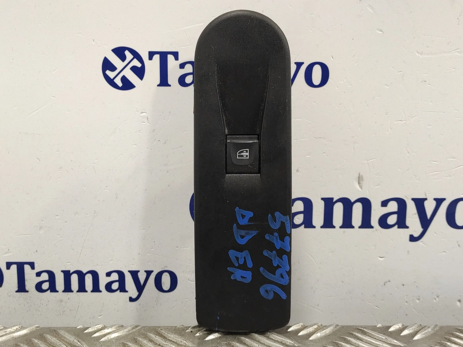 Mando Elevalunas Delantero Derecho para Renault Clio Iv