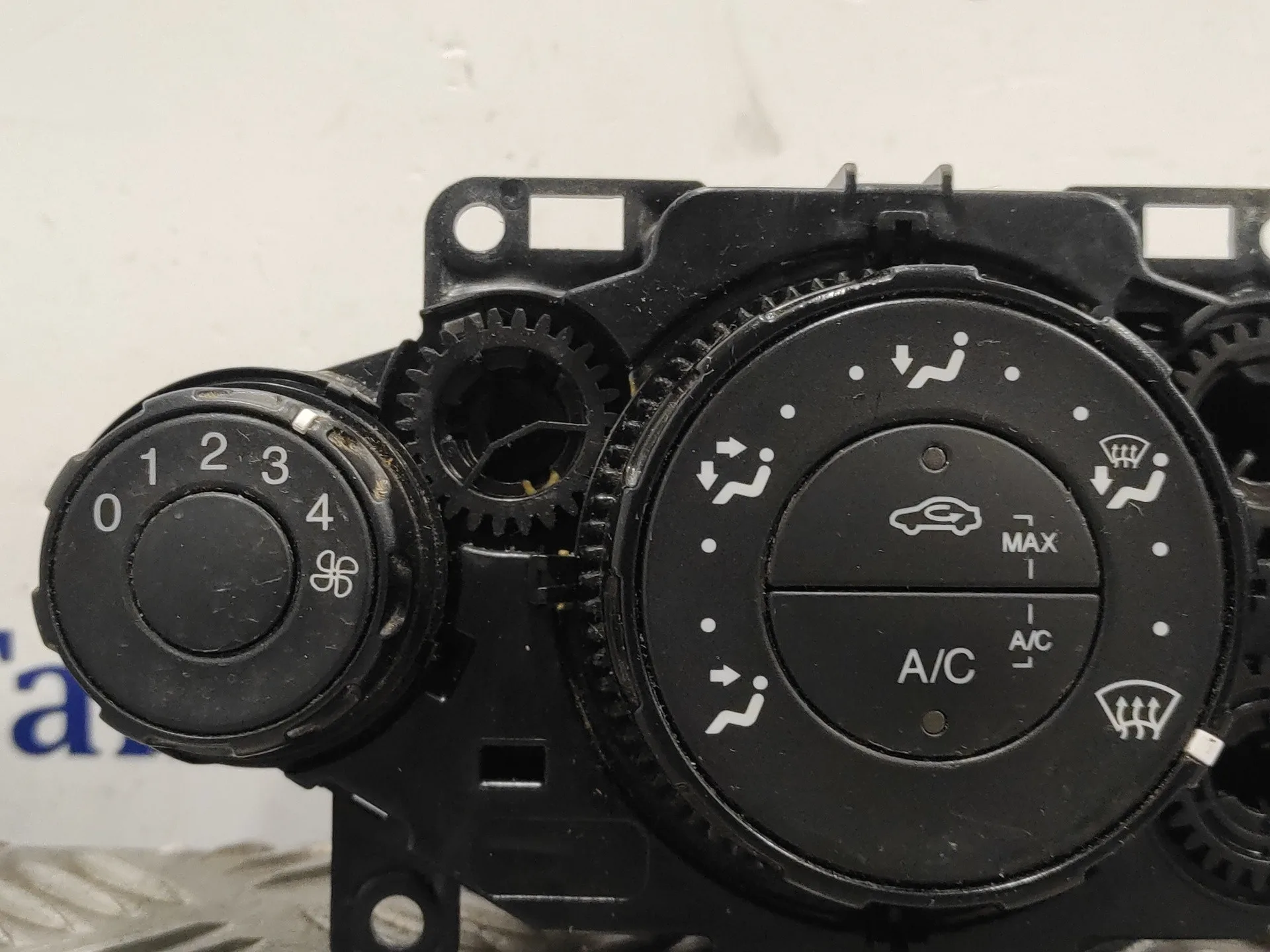 Mando Calefaccion / Aire Acondicionado para Ford Fiesta (Ccn)