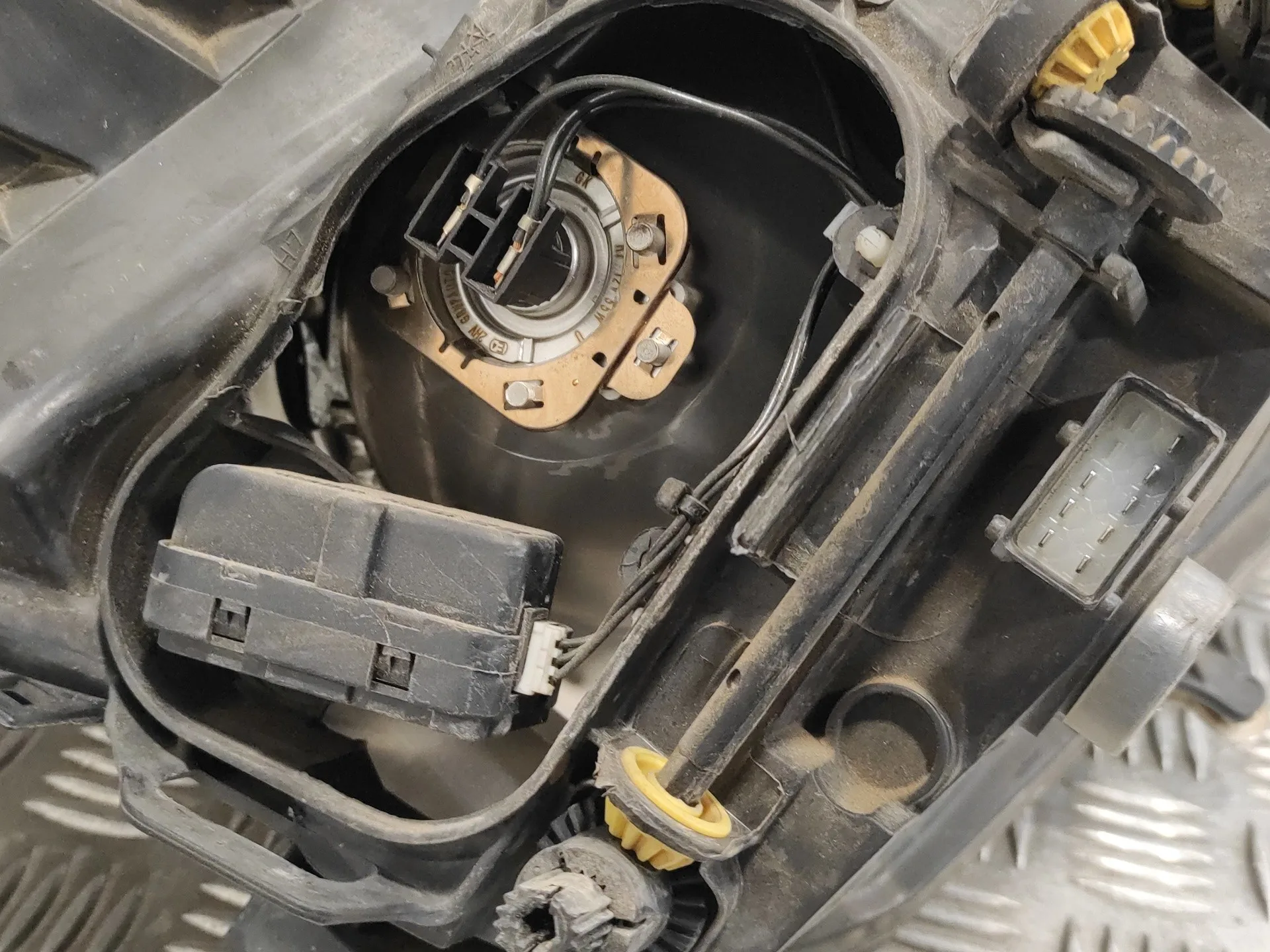 Faro Izquierdo para Opel Corsa D