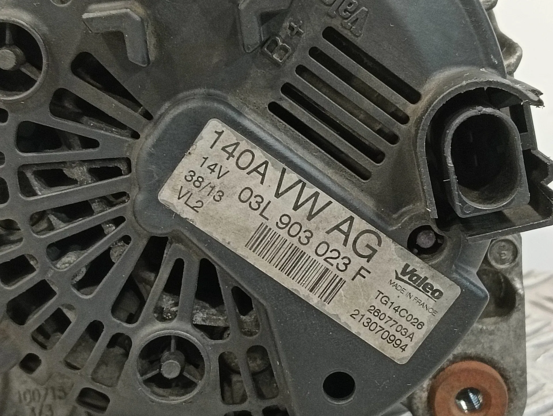 Alternador para Volkswagen T5 Transporter (7E)