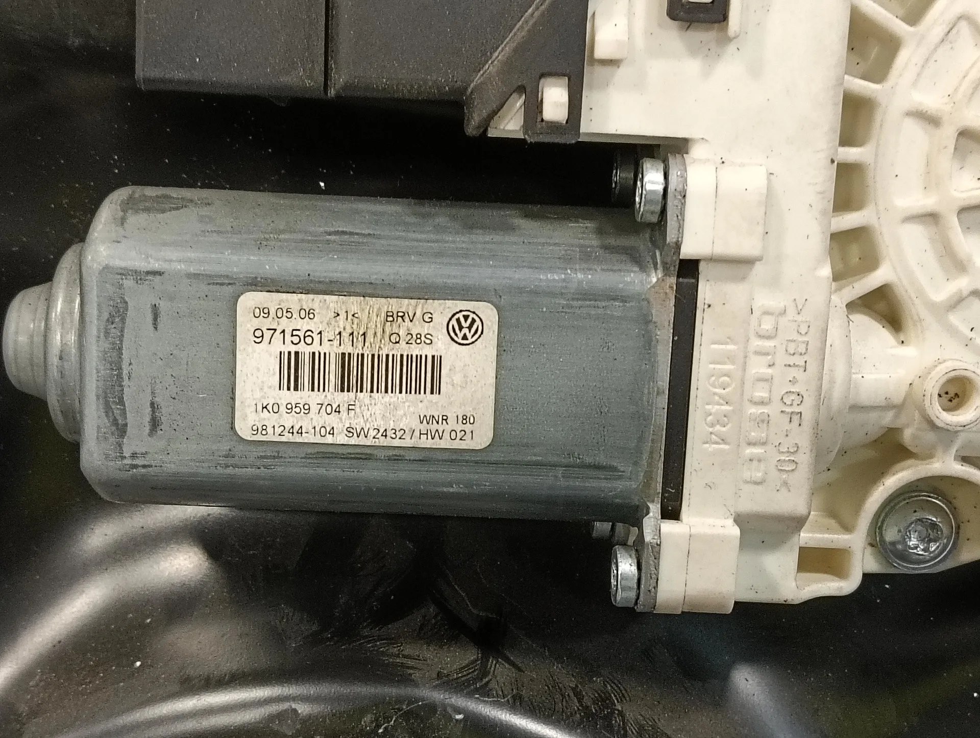 Elevalunas Trasero Derecho para Volkswagen Passat Berlina (3C2)