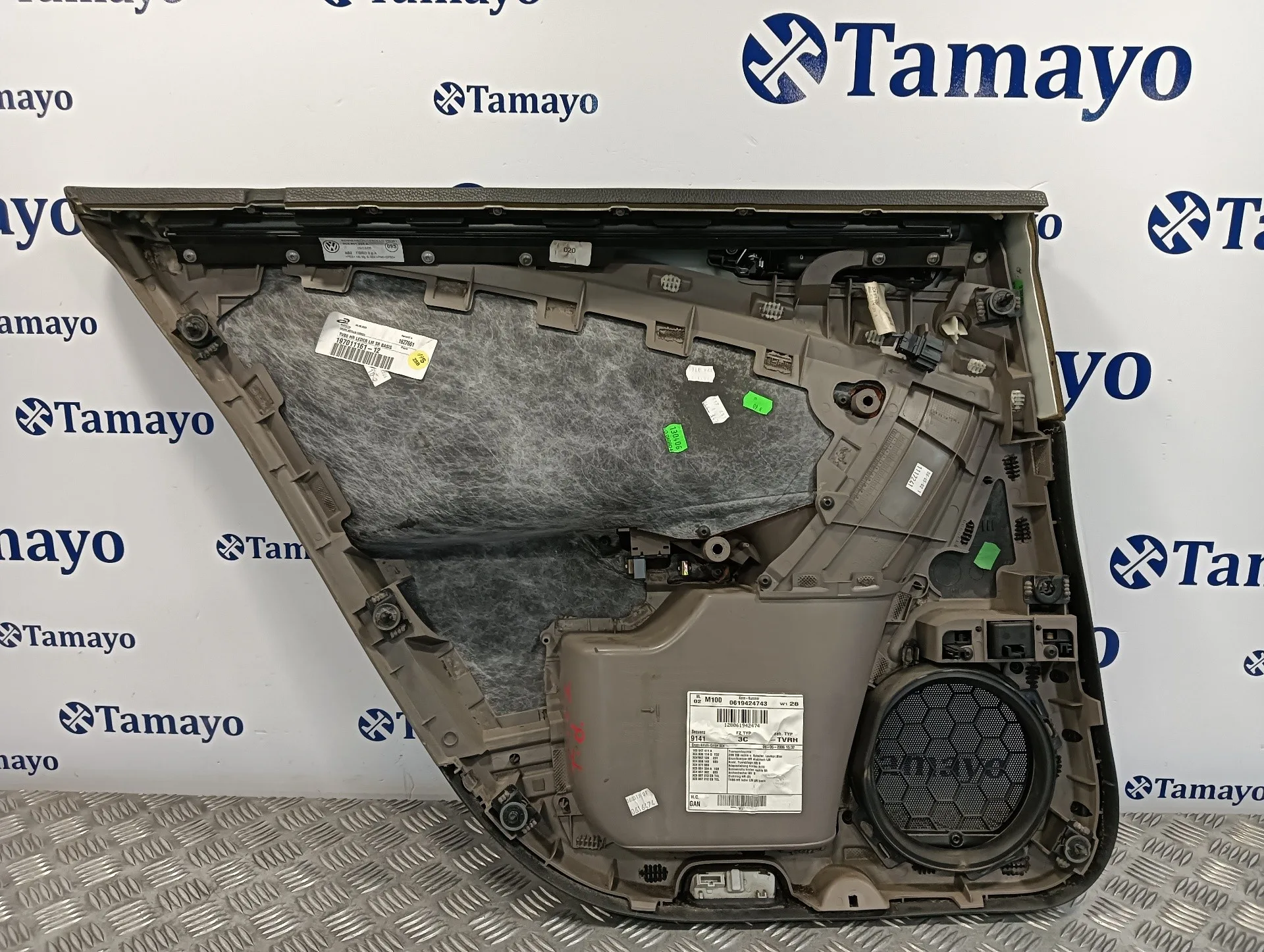 Guarnecido Puerta Trasera Derecha para Volkswagen Passat Berlina (3C2)