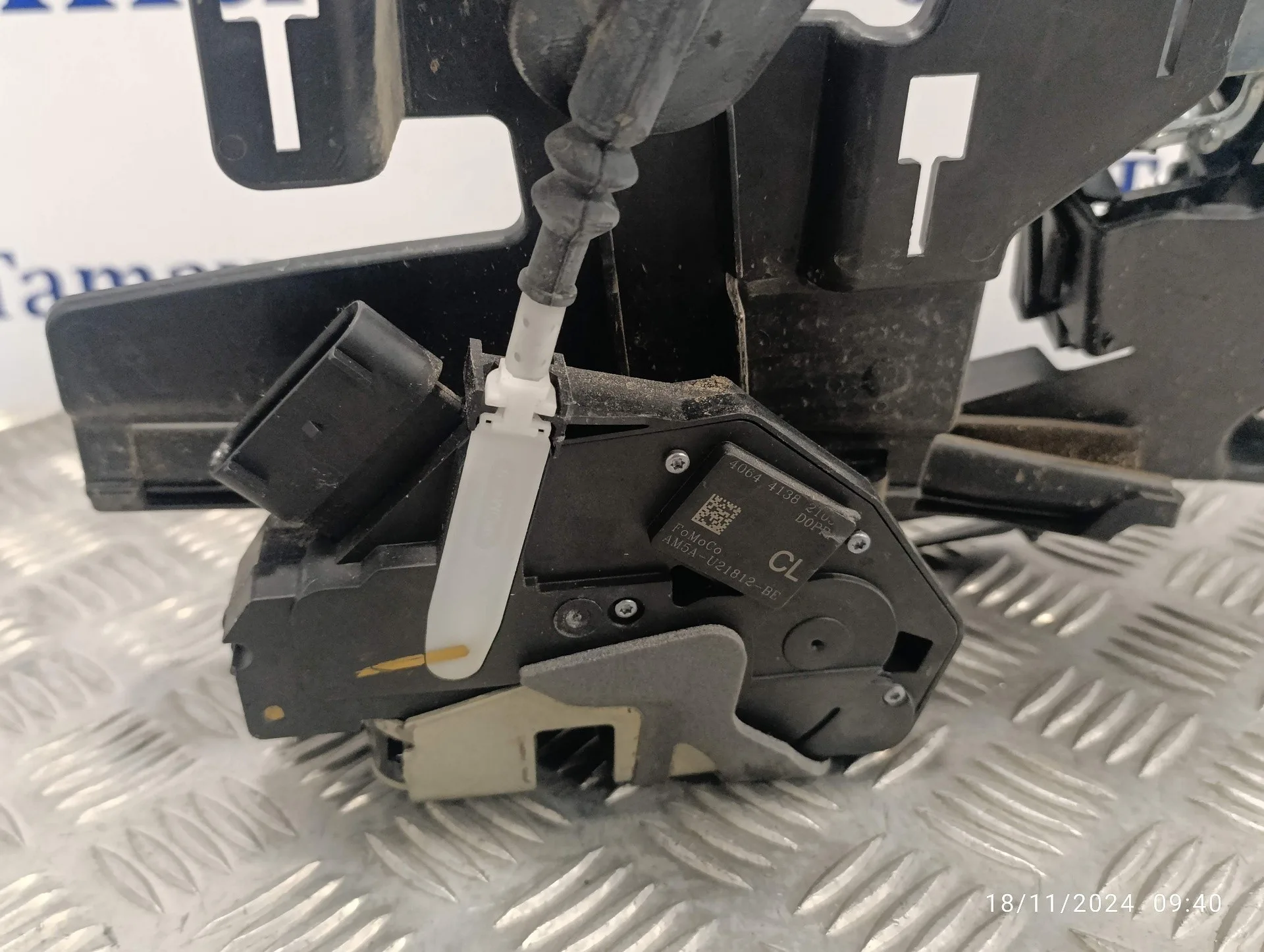 Cerradura Puerta Delantera Derecha para Ford Fiesta (Ccn)
