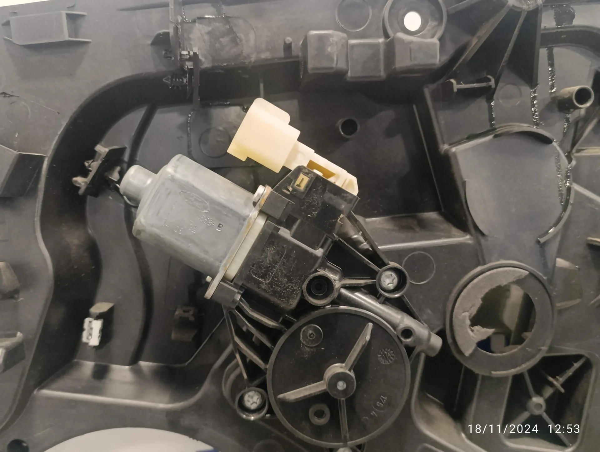 Elevalunas Delantero Derecho para Ford Fiesta (Ccn)