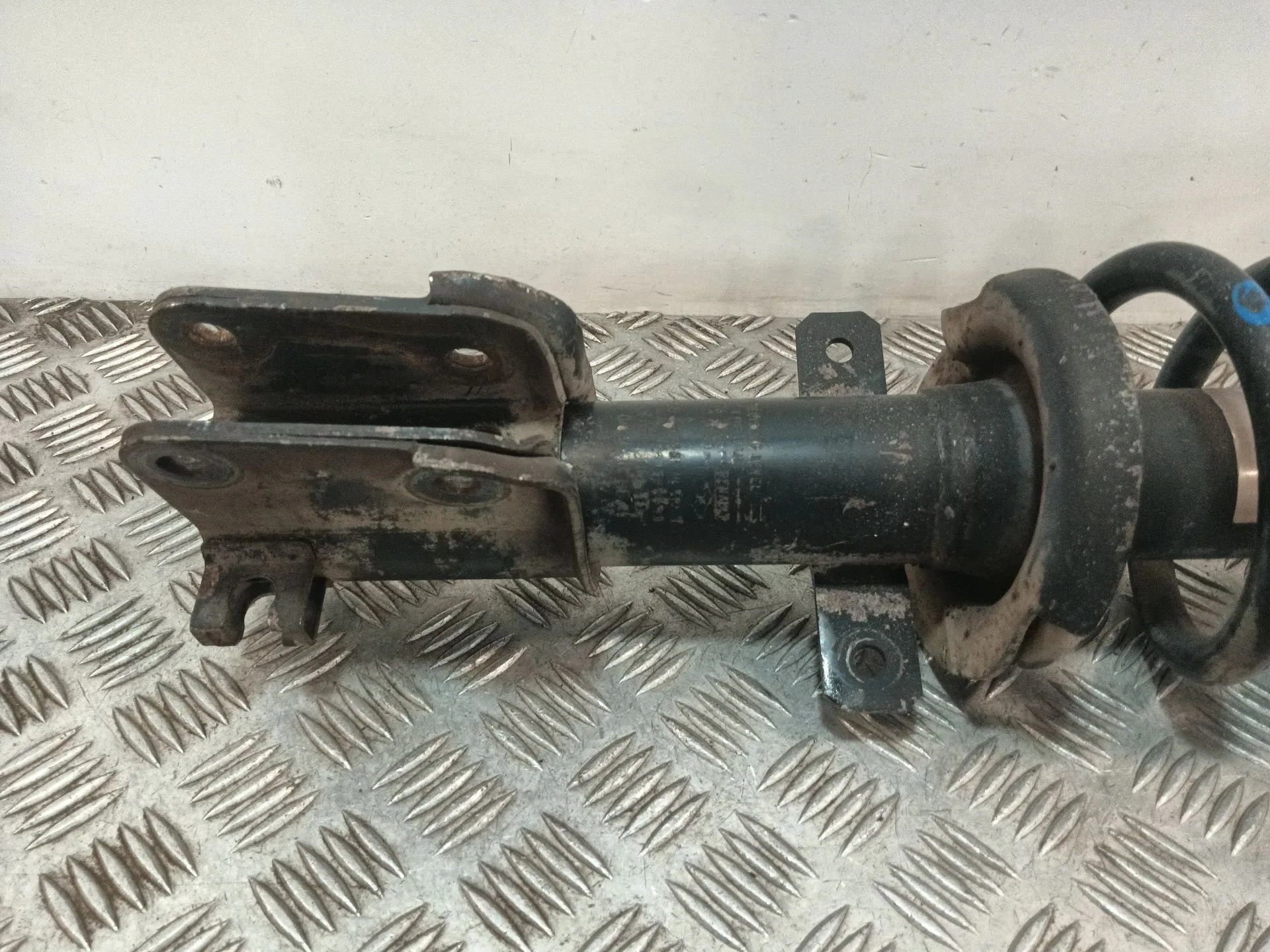 Amortiguador Delantero Izquierdo para Nissan Primastar (X..)