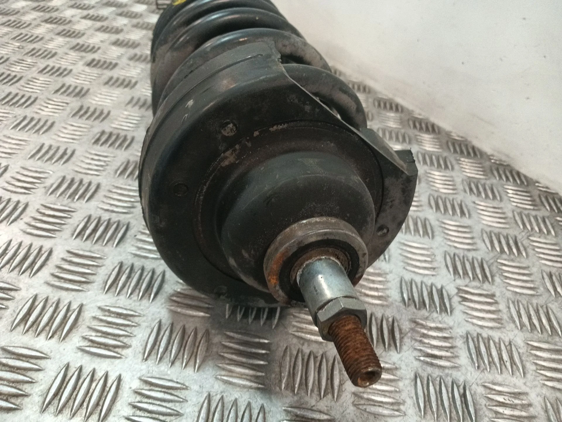 Amortiguador Delantero Izquierdo para Nissan Primastar (X..)