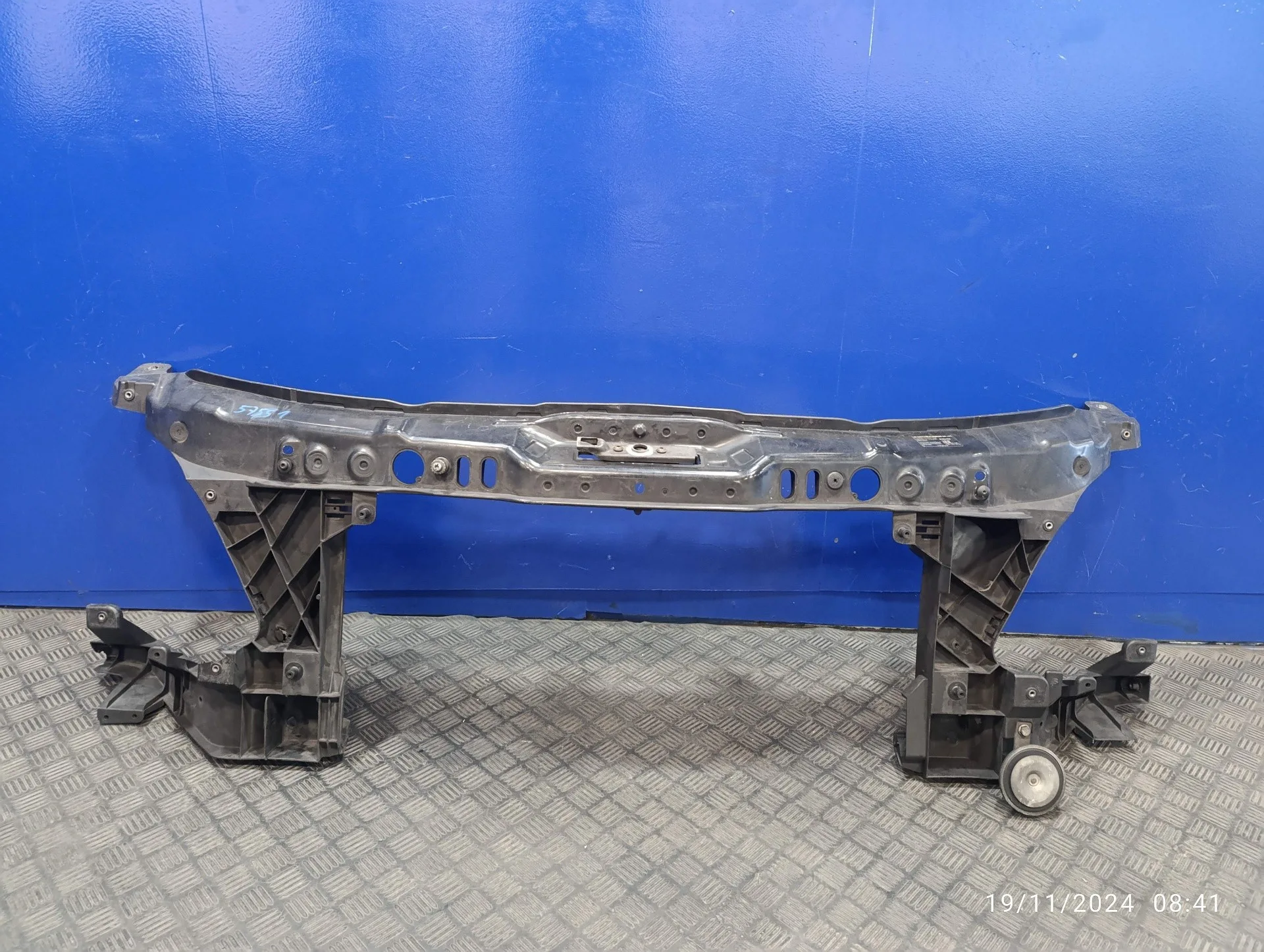 Panel Frontal para Mercedes-Benz Sprinter 02.00 -> Caja Cerrada