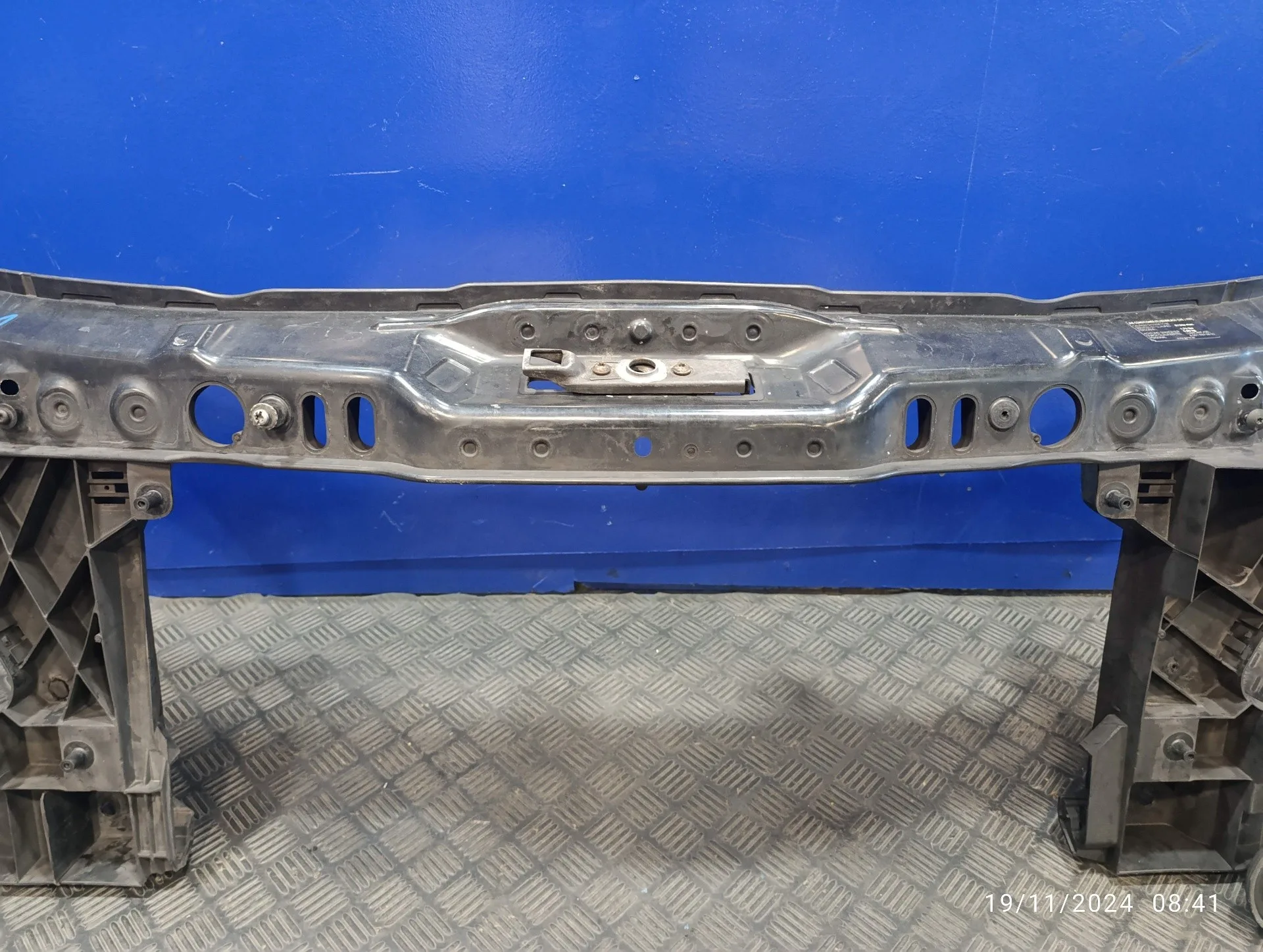 Panel Frontal para Mercedes-Benz Sprinter 02.00 -> Caja Cerrada