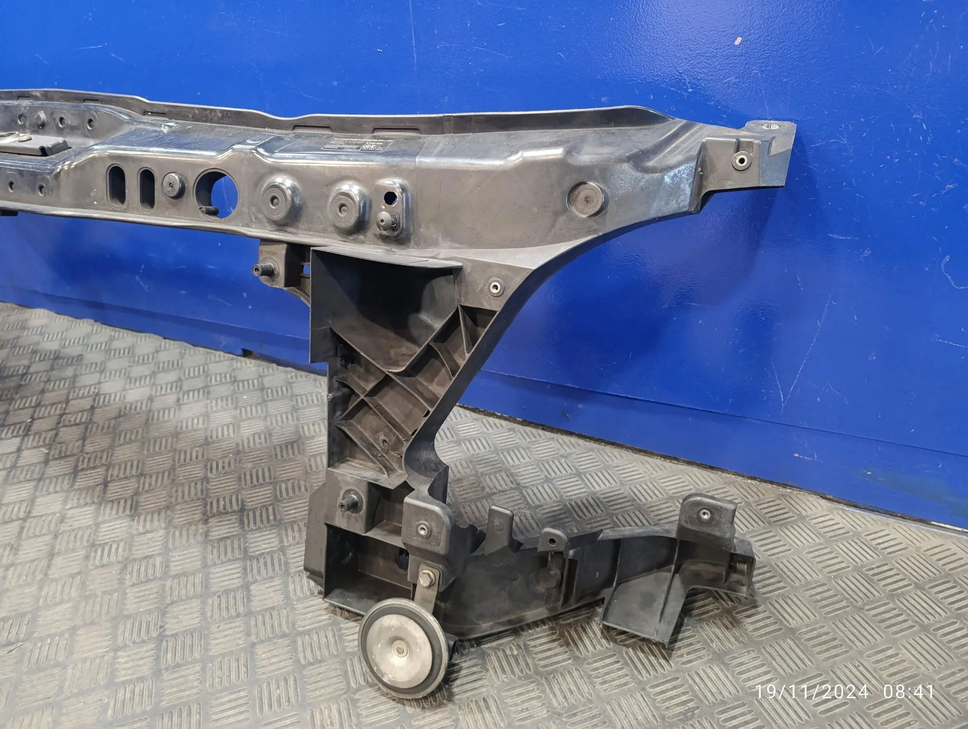 Panel Frontal para Mercedes-Benz Sprinter 02.00 -> Caja Cerrada