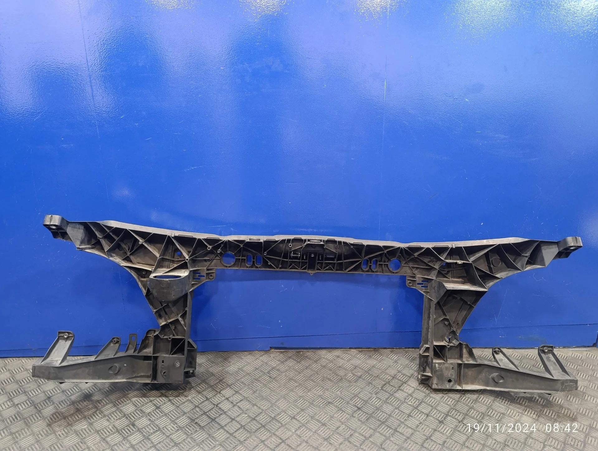 Panel Frontal para Mercedes-Benz Sprinter 02.00 -> Caja Cerrada