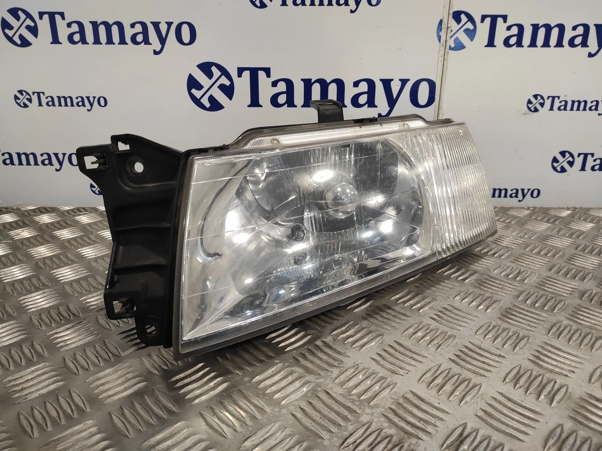 Faro Izquierdo para Mitsubishi Space Wagon (N80/N90)