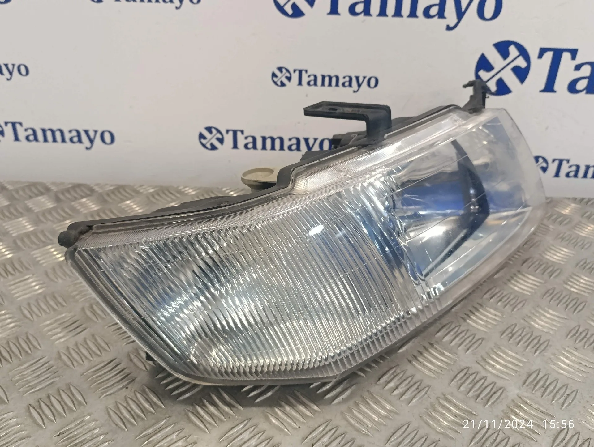 Faro Derecho para Mitsubishi Space Wagon (N80/N90)