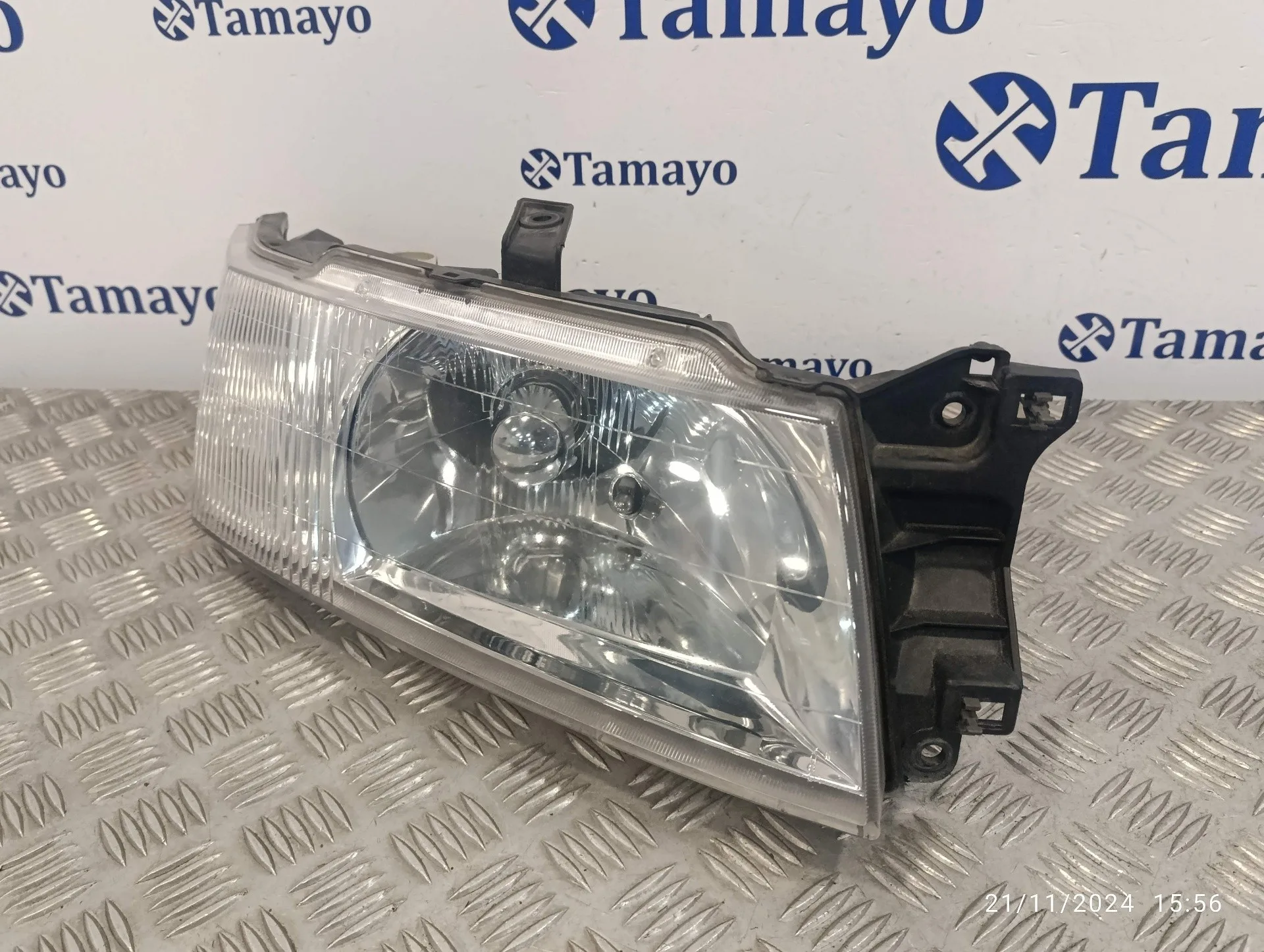 Faro Derecho para Mitsubishi Space Wagon (N80/N90)